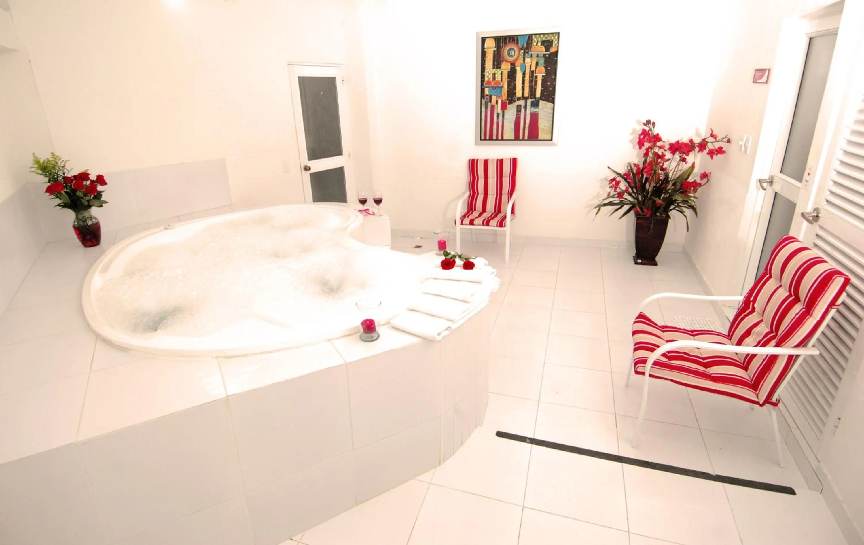 Hot Tub in Hotel Karlo By GHO Hoteles