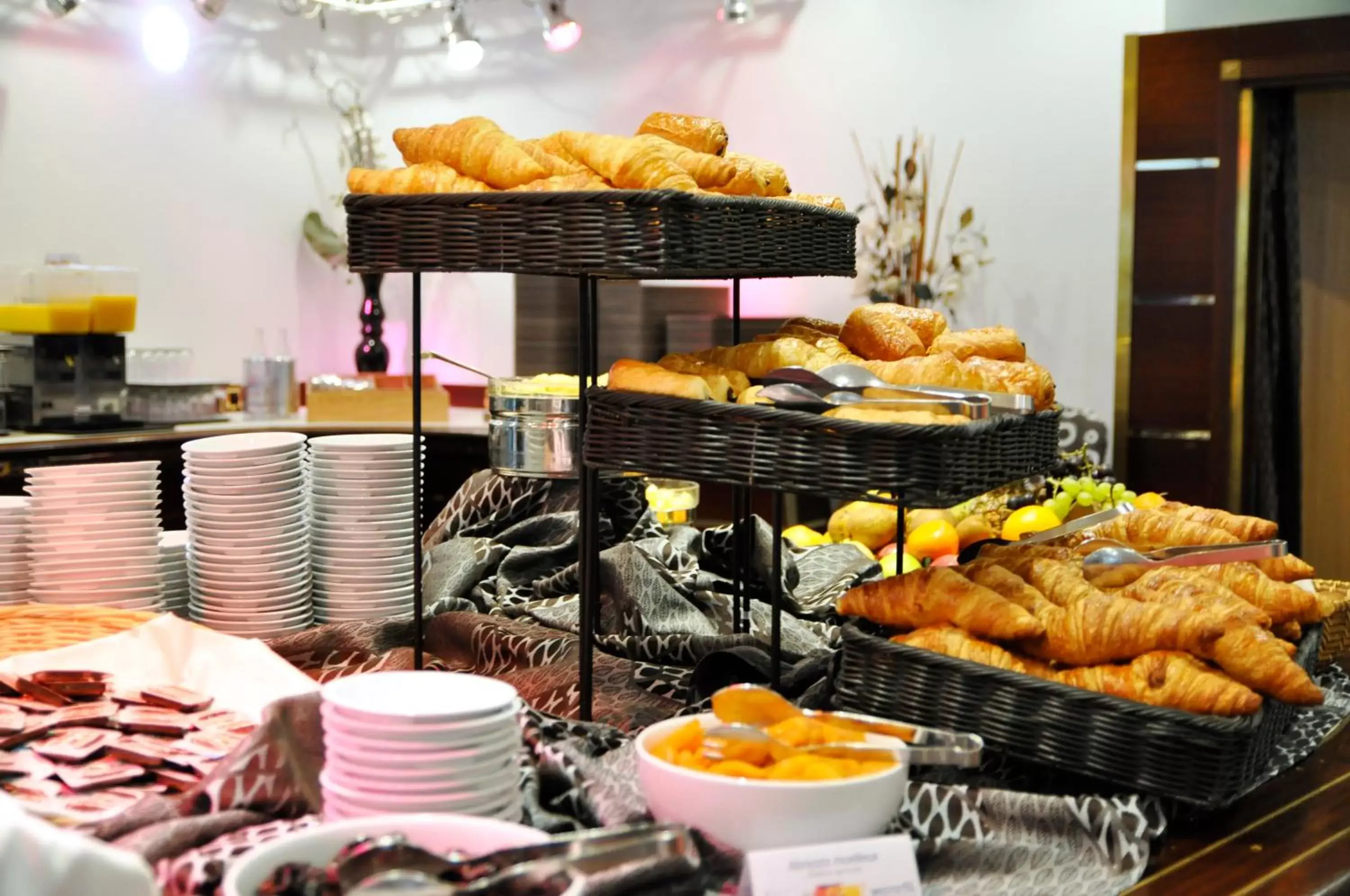 Continental breakfast, Food in Westotel Nantes Atlantique