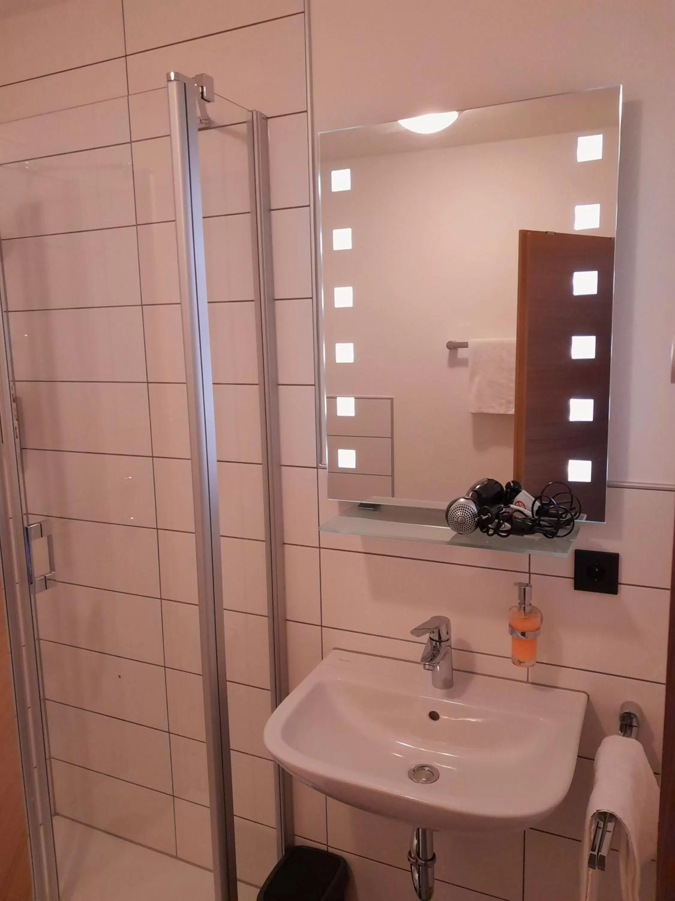 Bathroom in Kelterhotel Fröscher