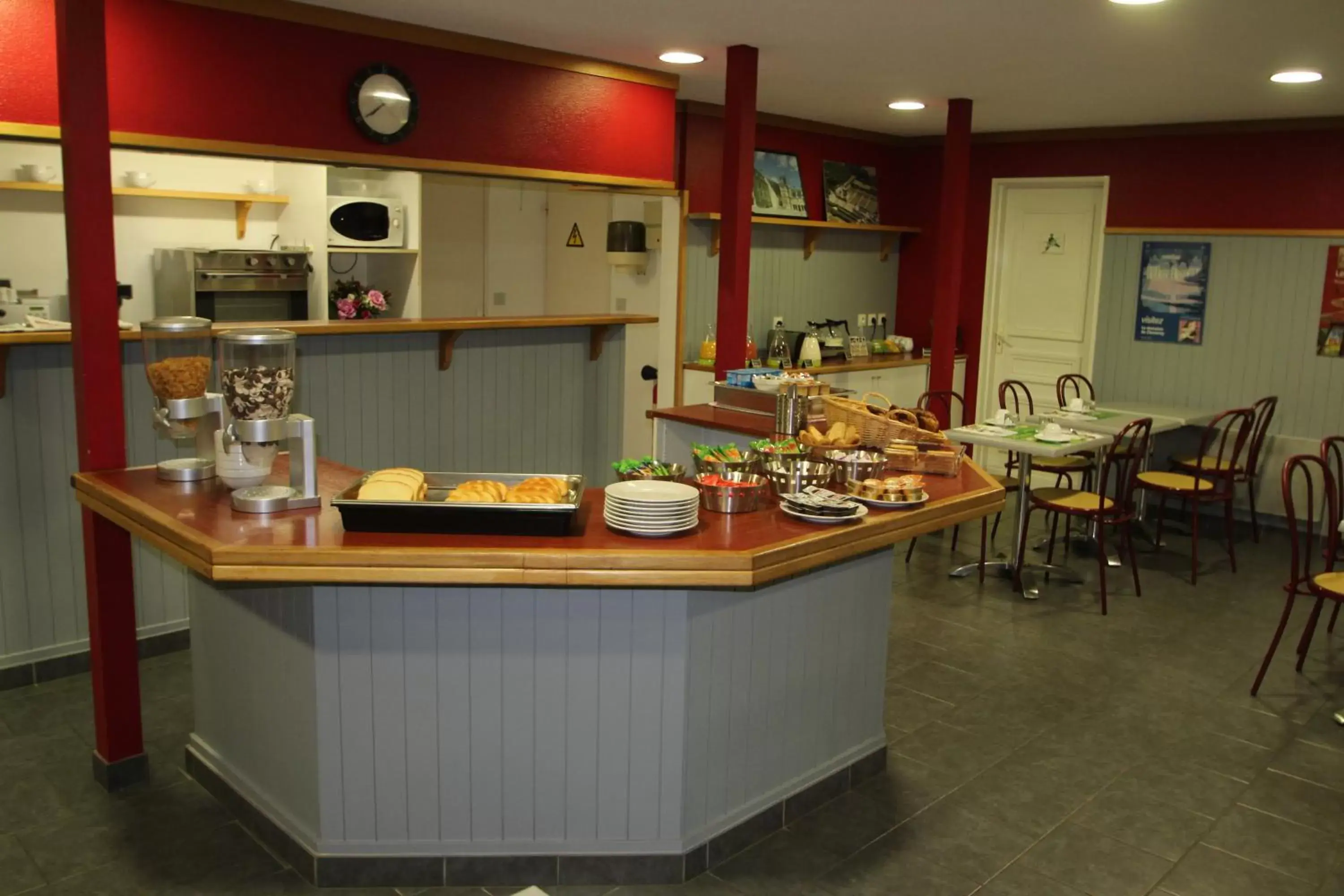 Buffet breakfast, Restaurant/Places to Eat in Fasthotel Tours Sud