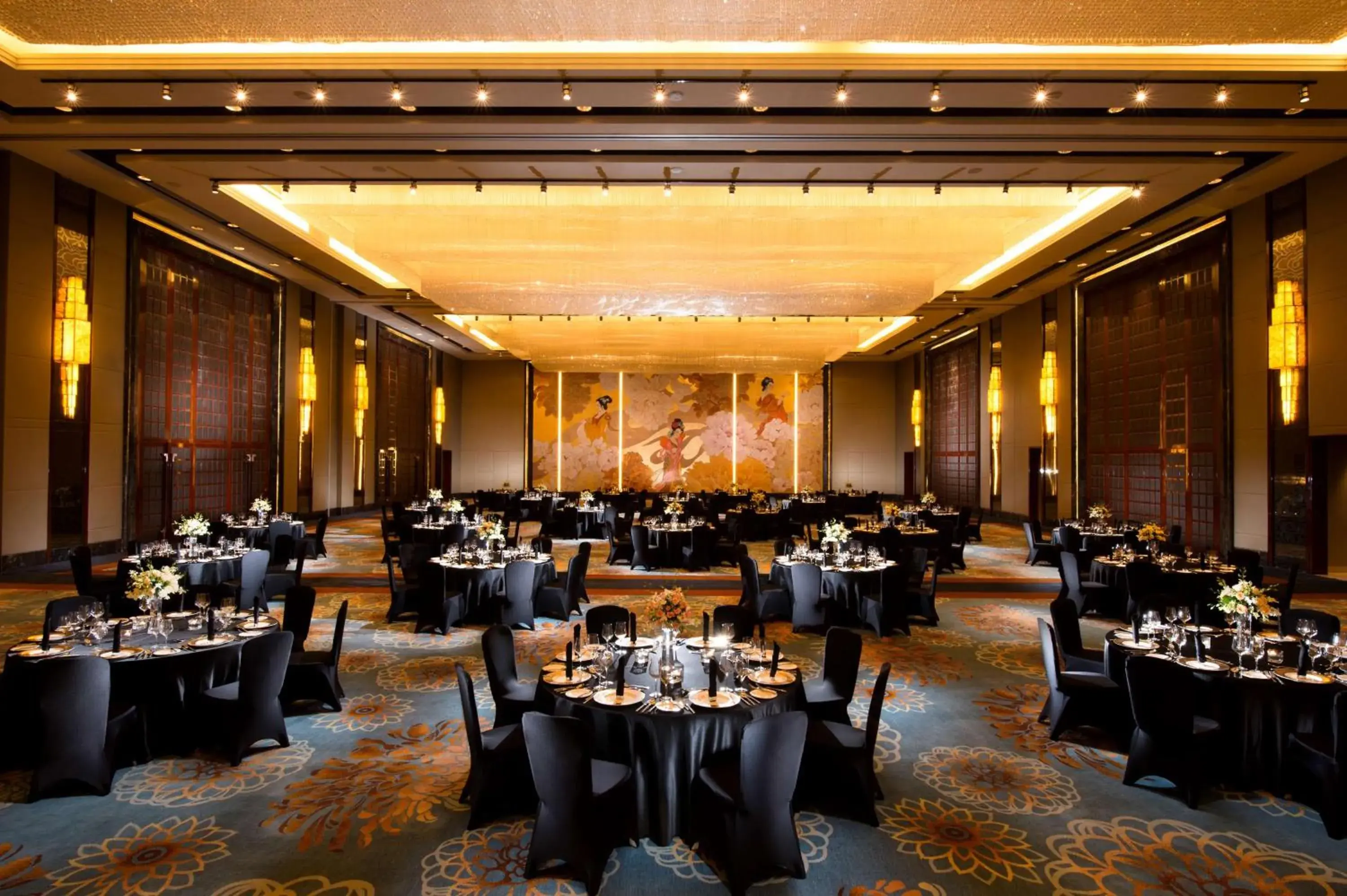 Meeting/conference room, Restaurant/Places to Eat in Hilton Xian