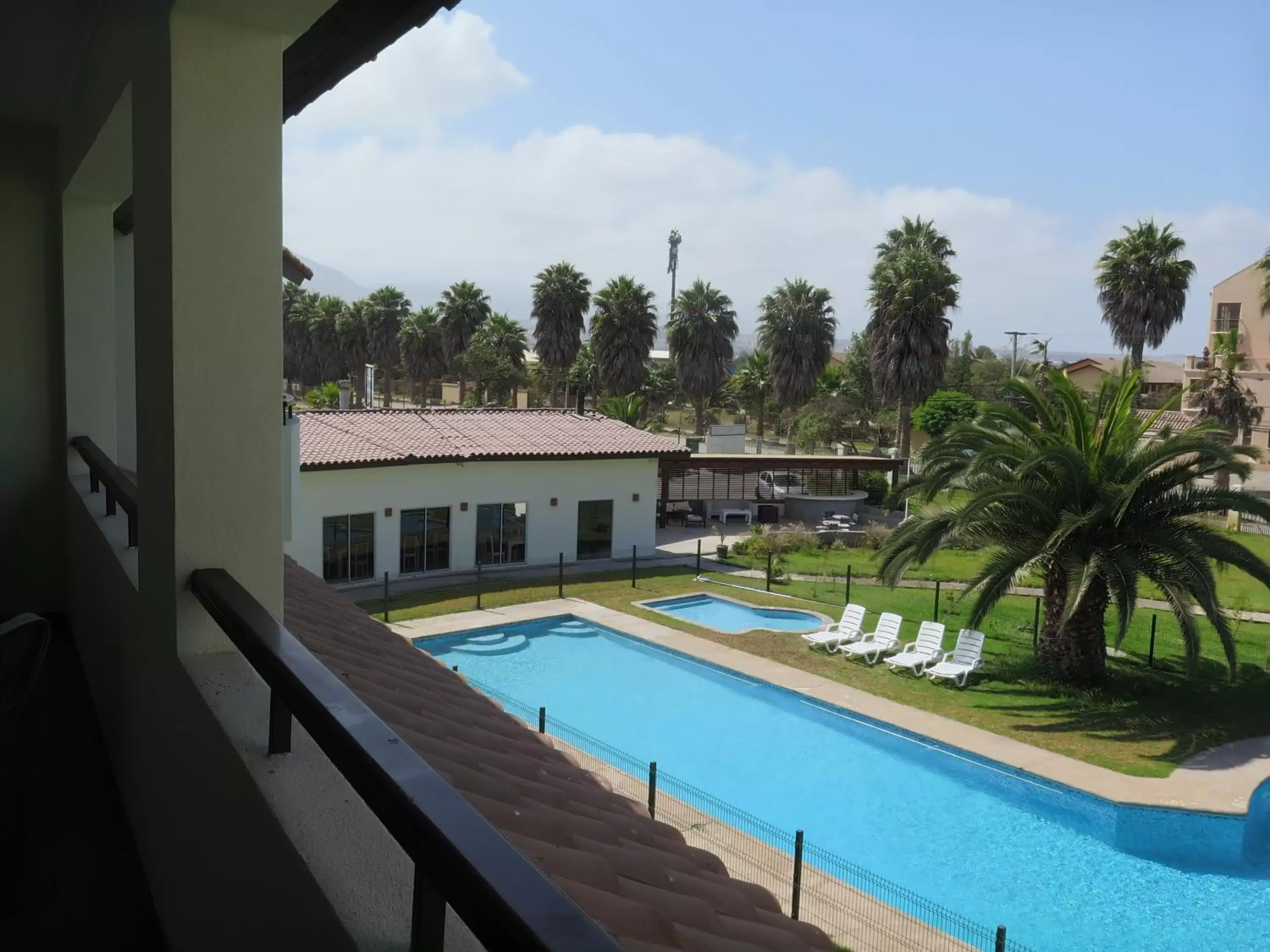 Balcony/Terrace, Pool View in Hotel Palmas de La Serena