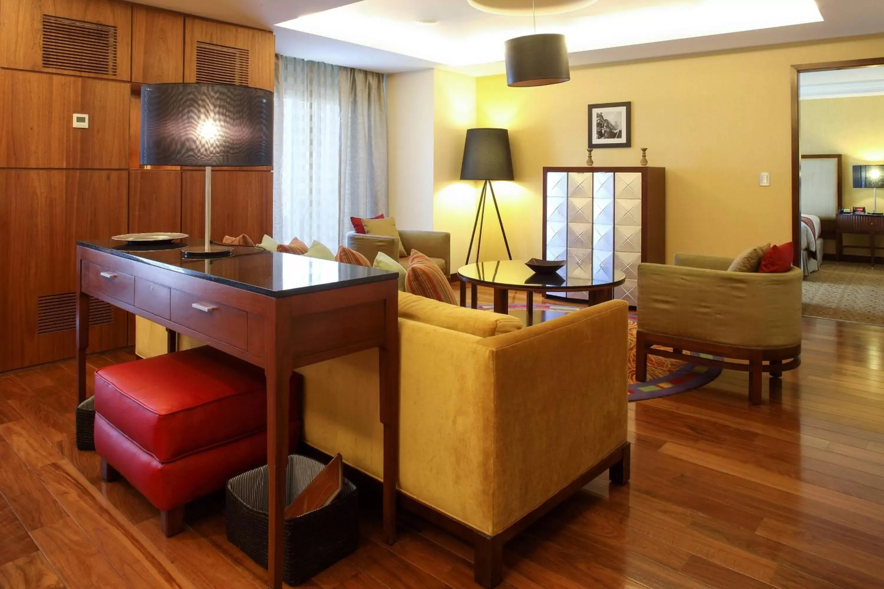 Living room in Aguascalientes Marriott Hotel