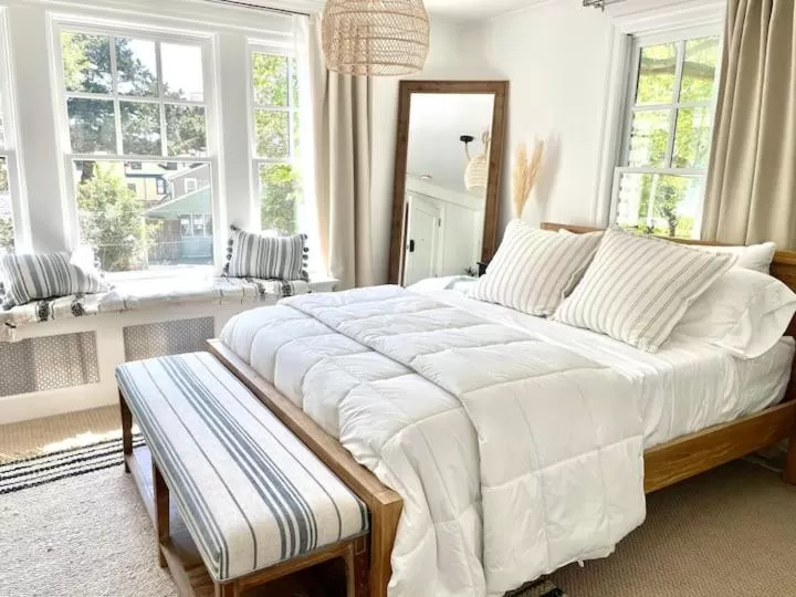 Bed in Buttonwood Boutique Hotel