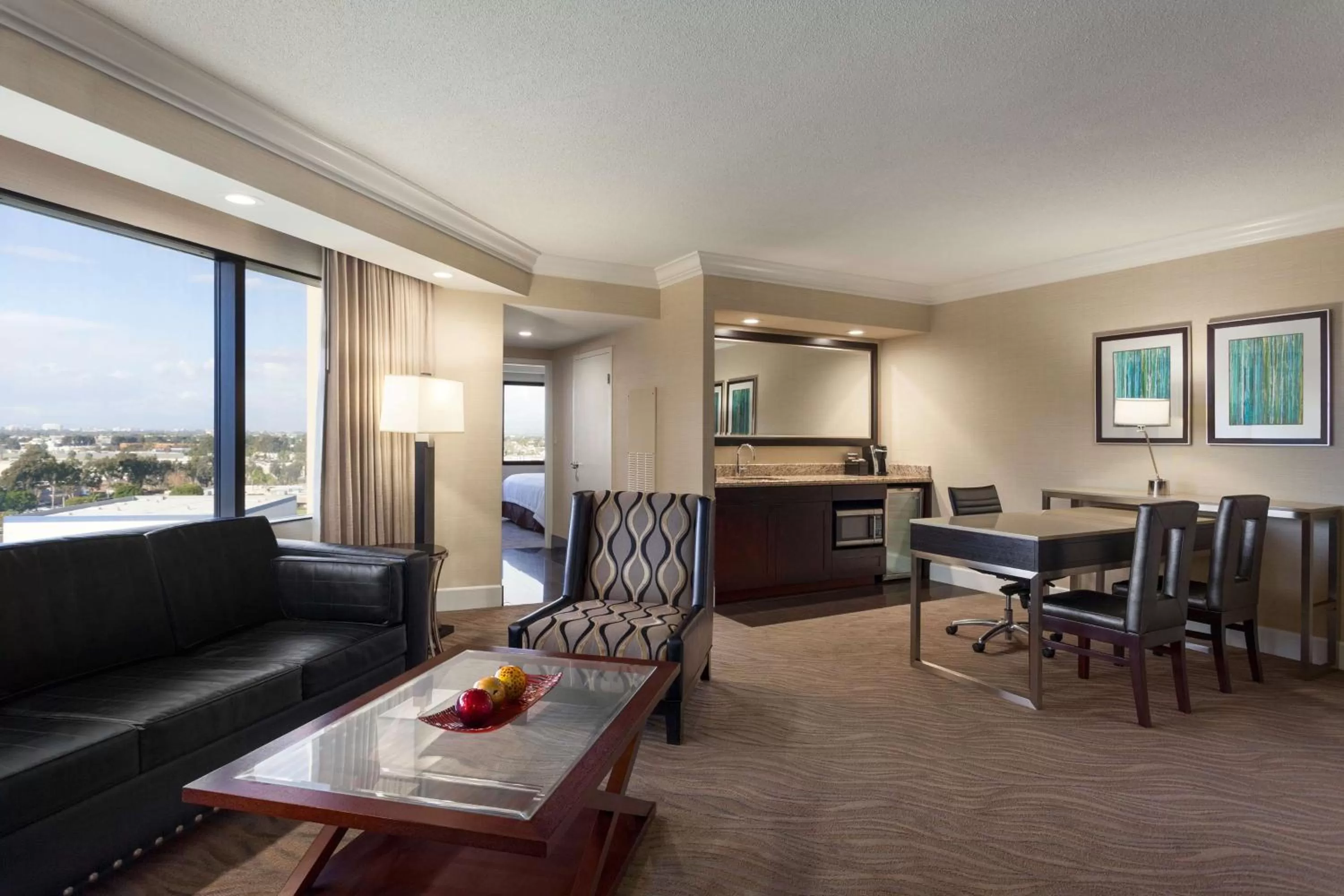 Living room in Embassy Suites by Hilton Irvine Orange County Airport