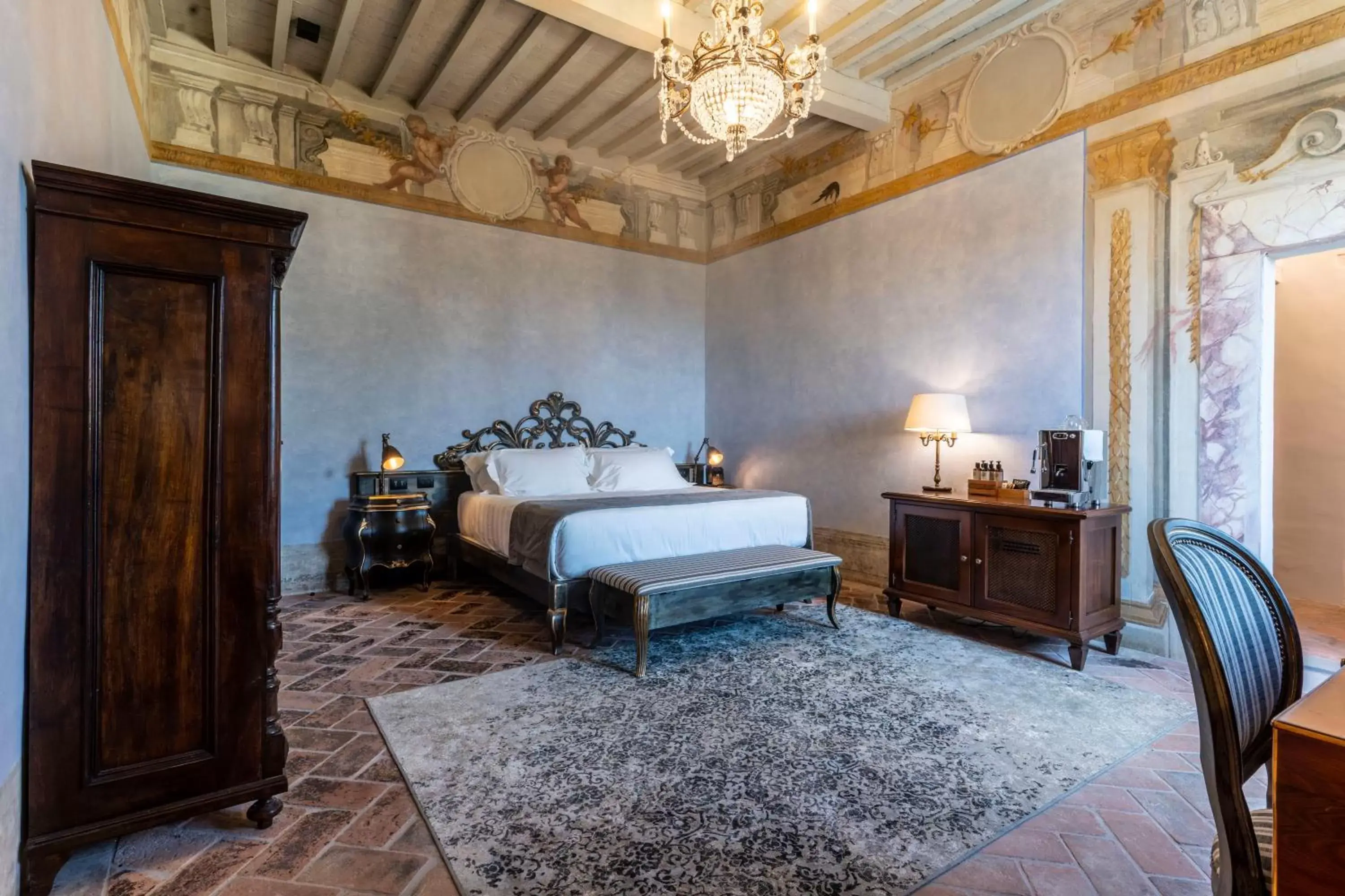 Bed in Villa Petriolo