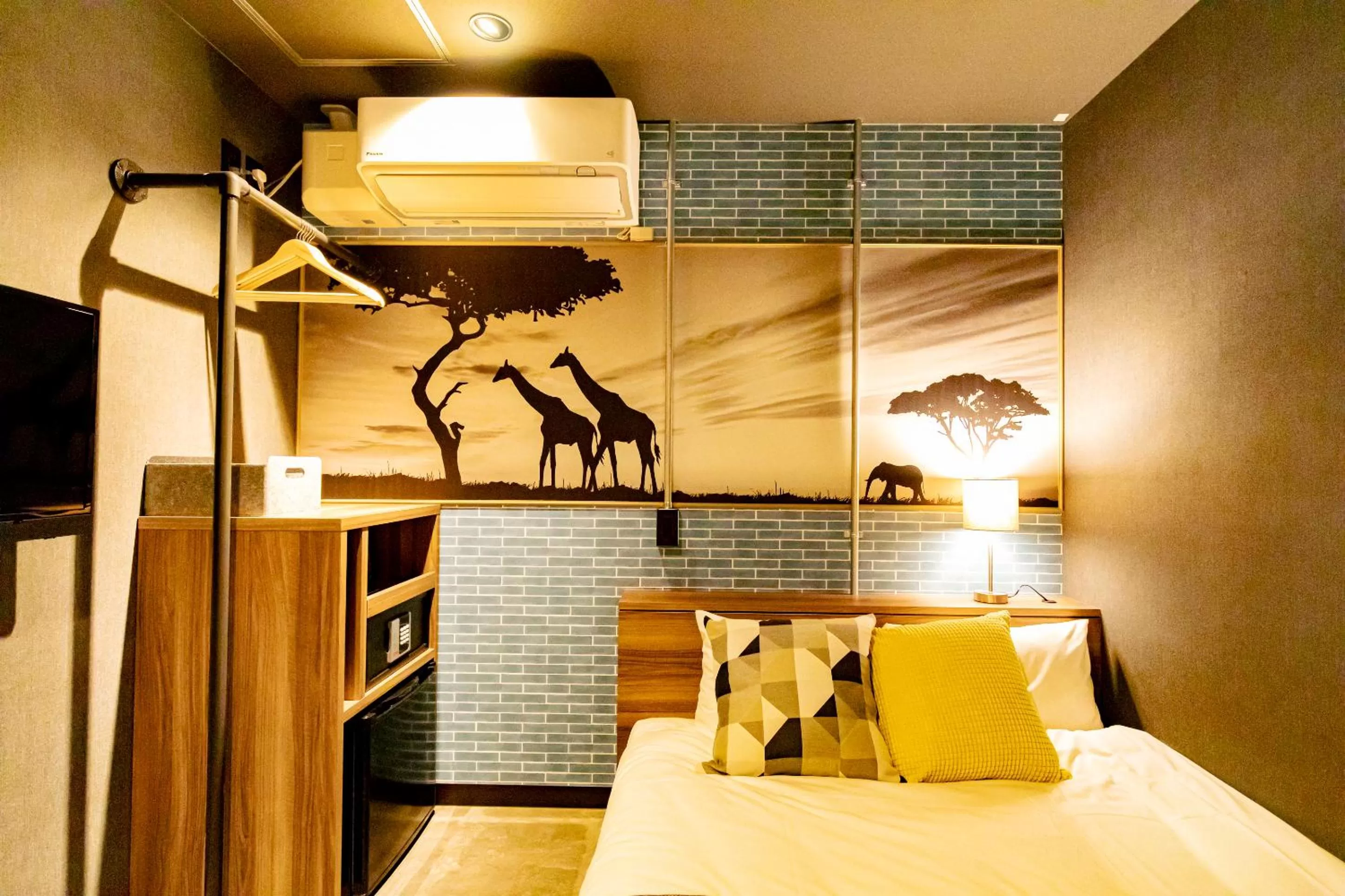 Bed in UNDER RAILWAY HOTEL AKIHABARA