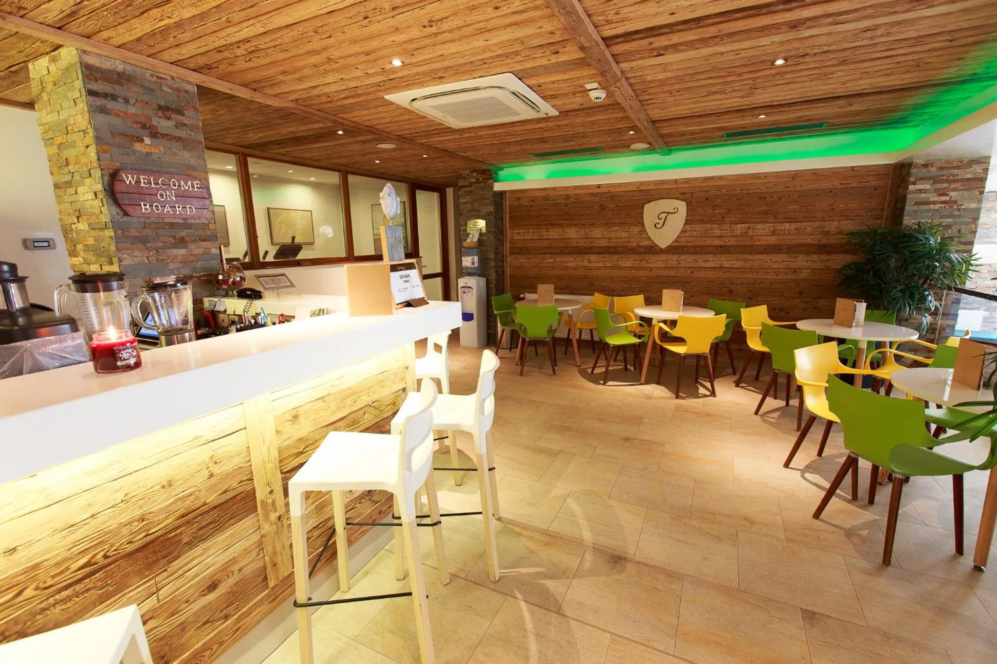 Lounge or bar in Teleferic Grand Hotel