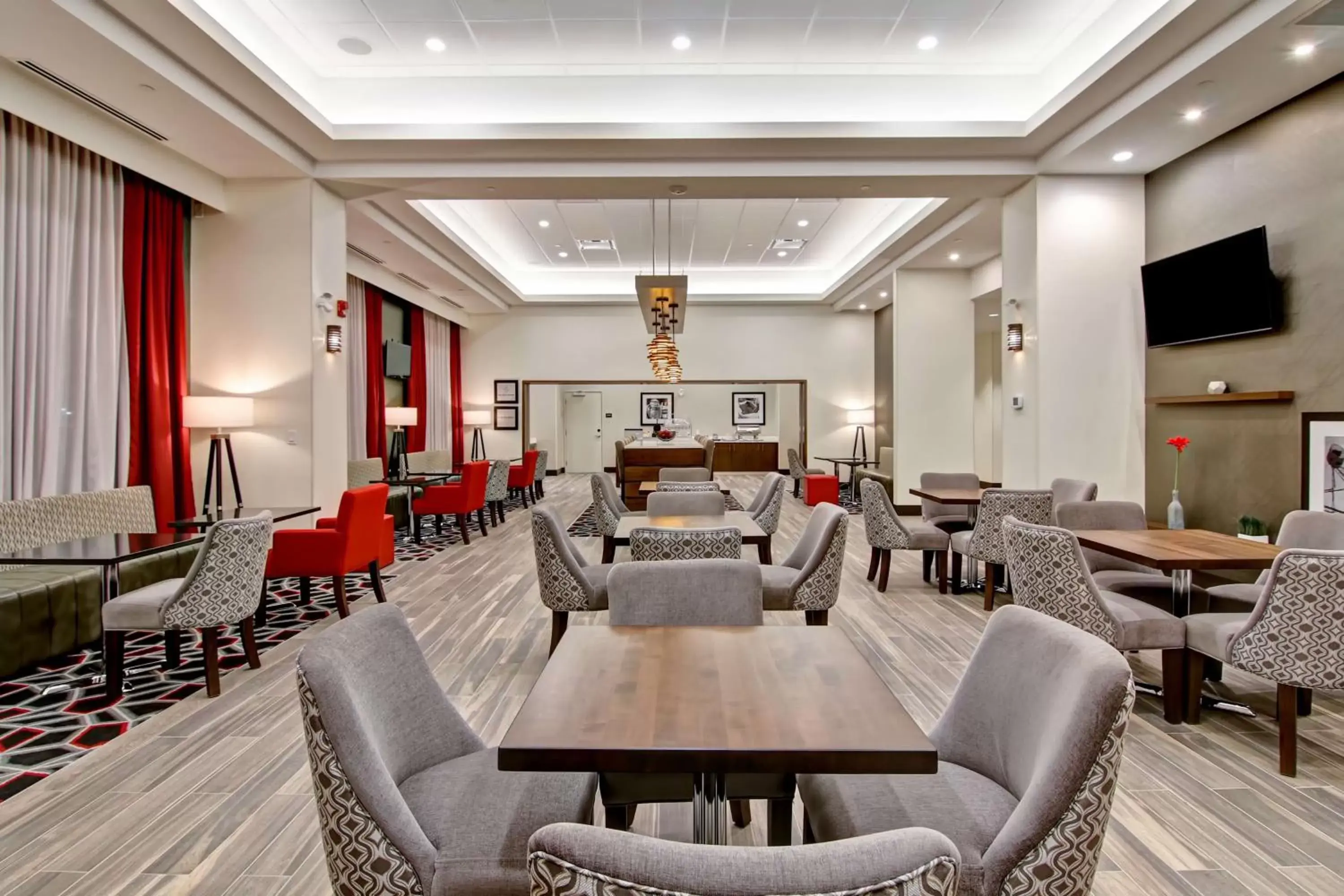 Dining area, Restaurant/Places to Eat in Hampton Inn & Suites by Hilton Grande Prairie