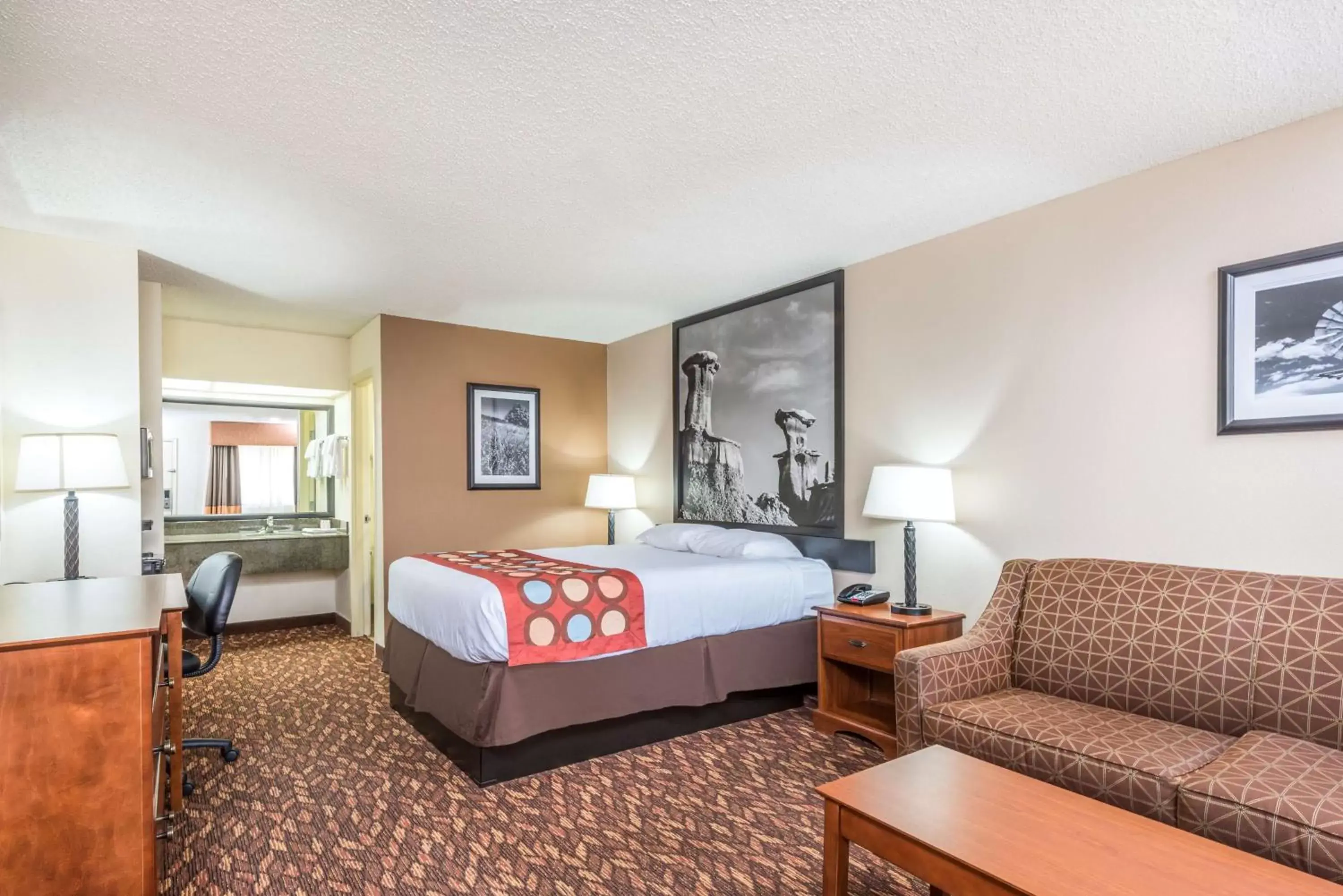 Queen Room in Super 8 by Wyndham Clovis