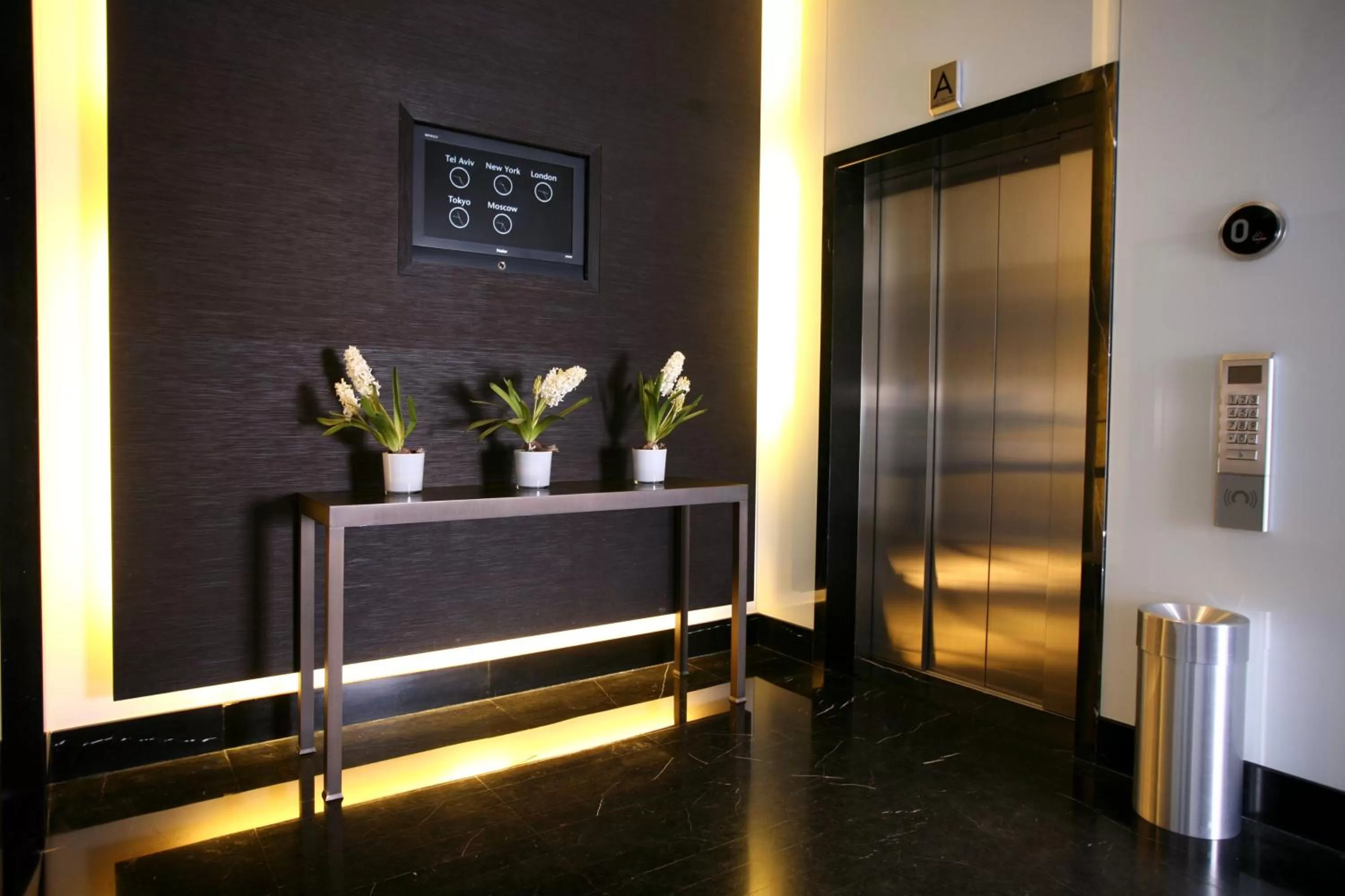 Lobby or reception in Crowne Plaza Tel Aviv City Center by IHG
