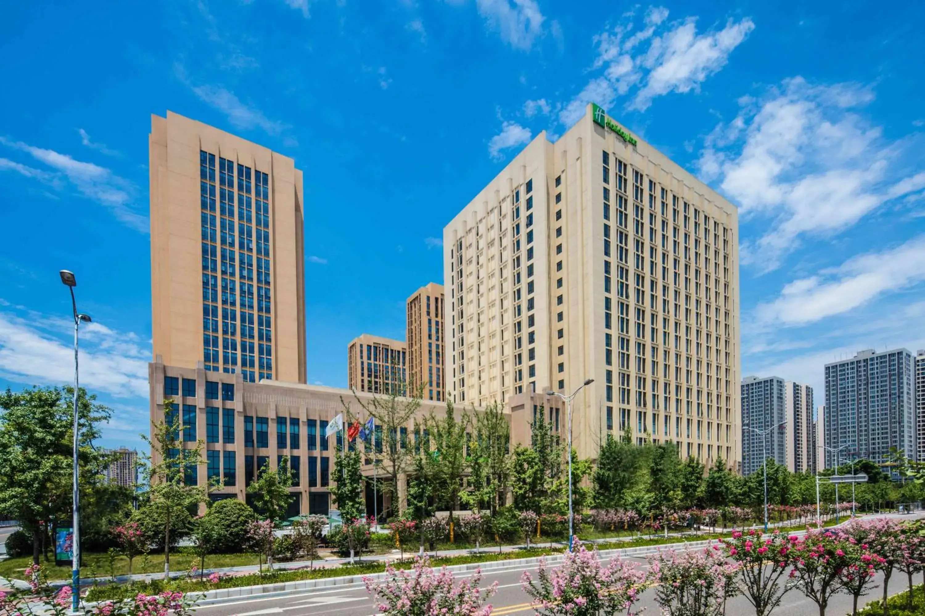 Property Building in Holiday Inn Chongqing University Town, an IHG Hotel