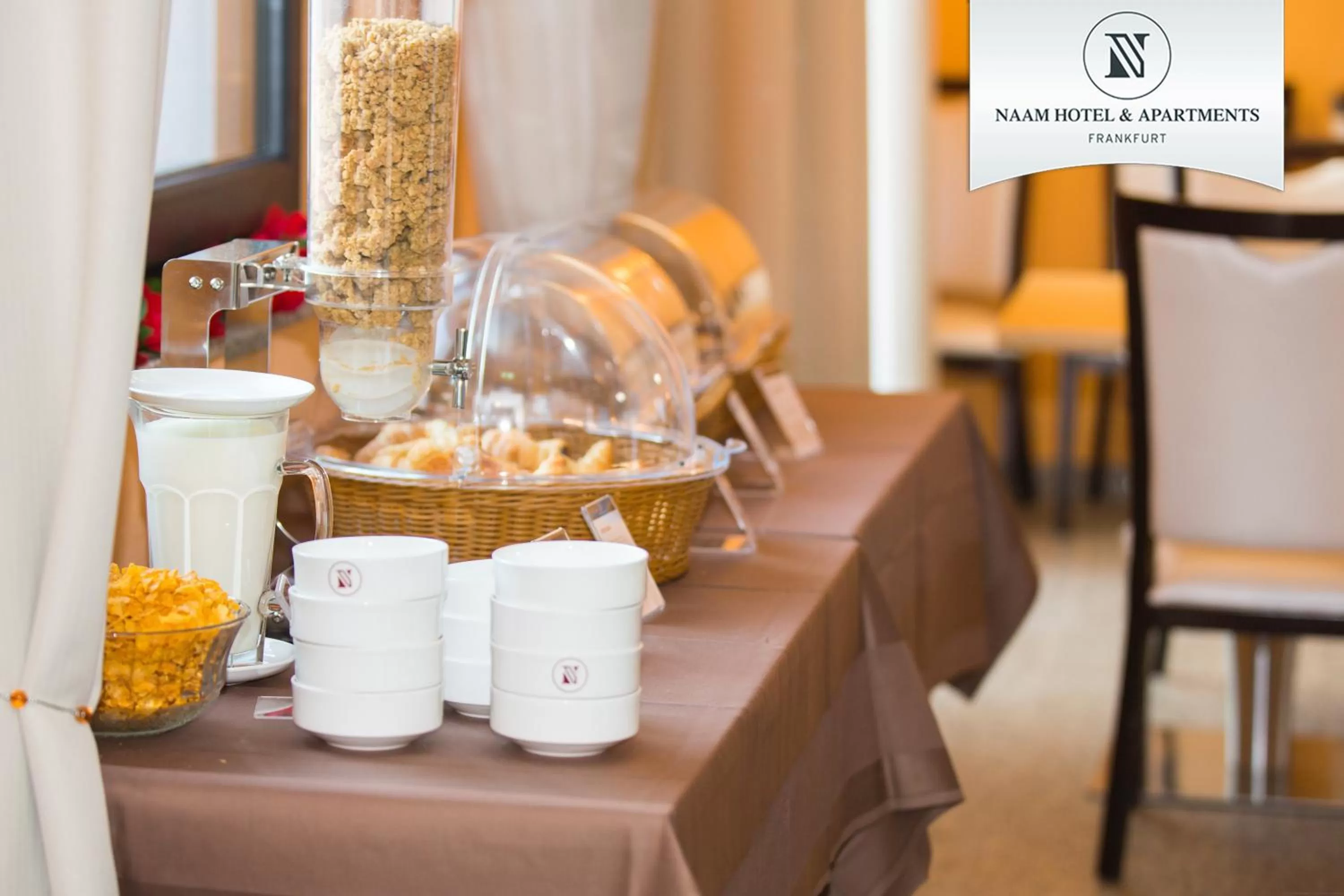Breakfast in Naam Hotel & Apartments Frankfurt City-Messe Airport