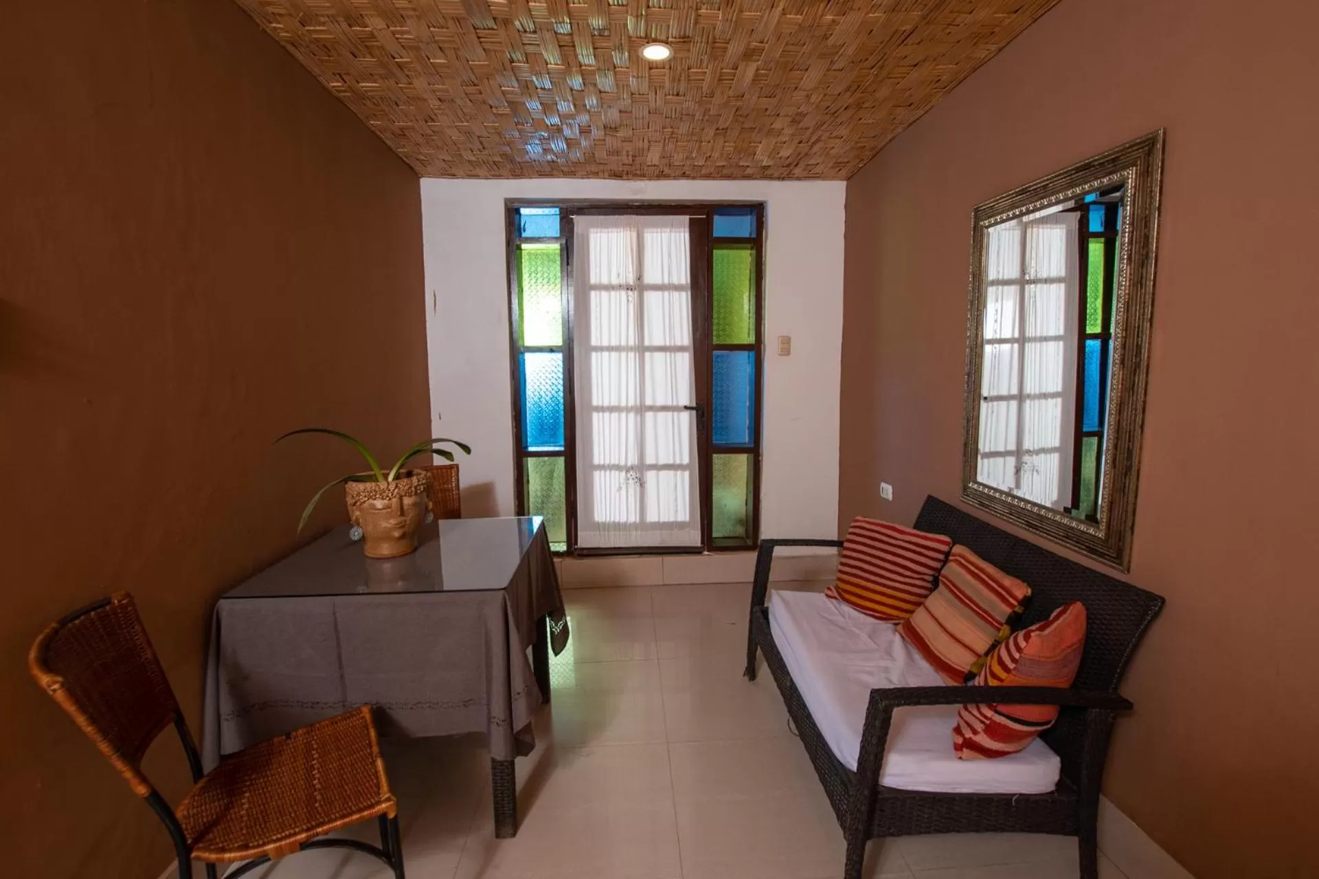 Living room, Bed in Hotel Pat'ta Hoiri