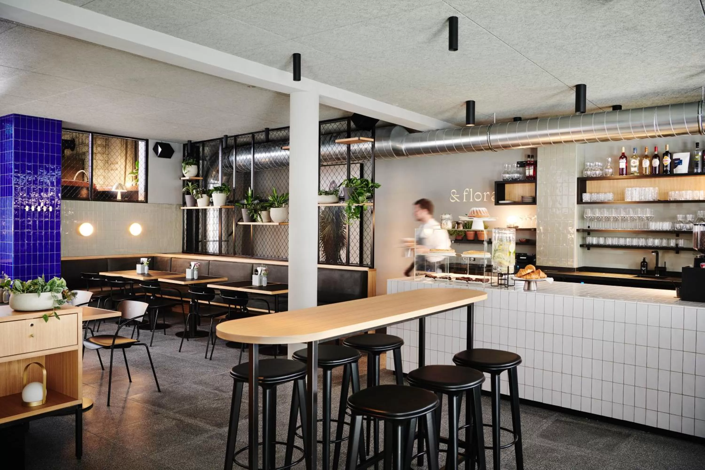 Restaurant/places to eat in Hotel Gilbert