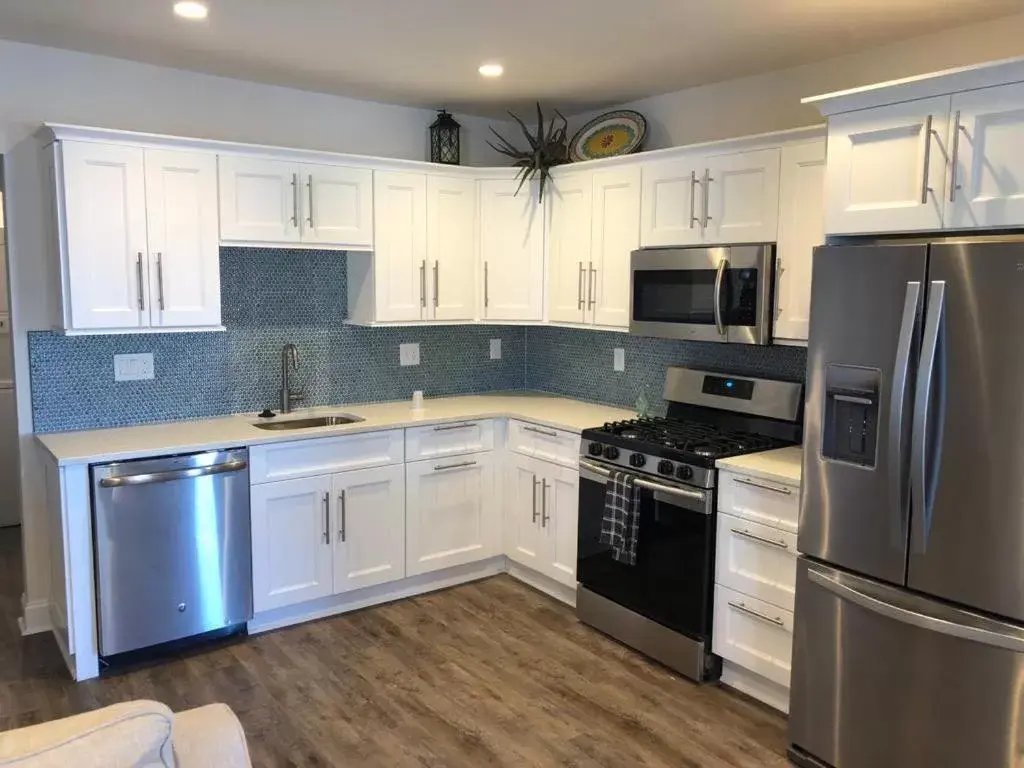 Kitchen/Kitchenette in Ocean Manor 1100 Inn