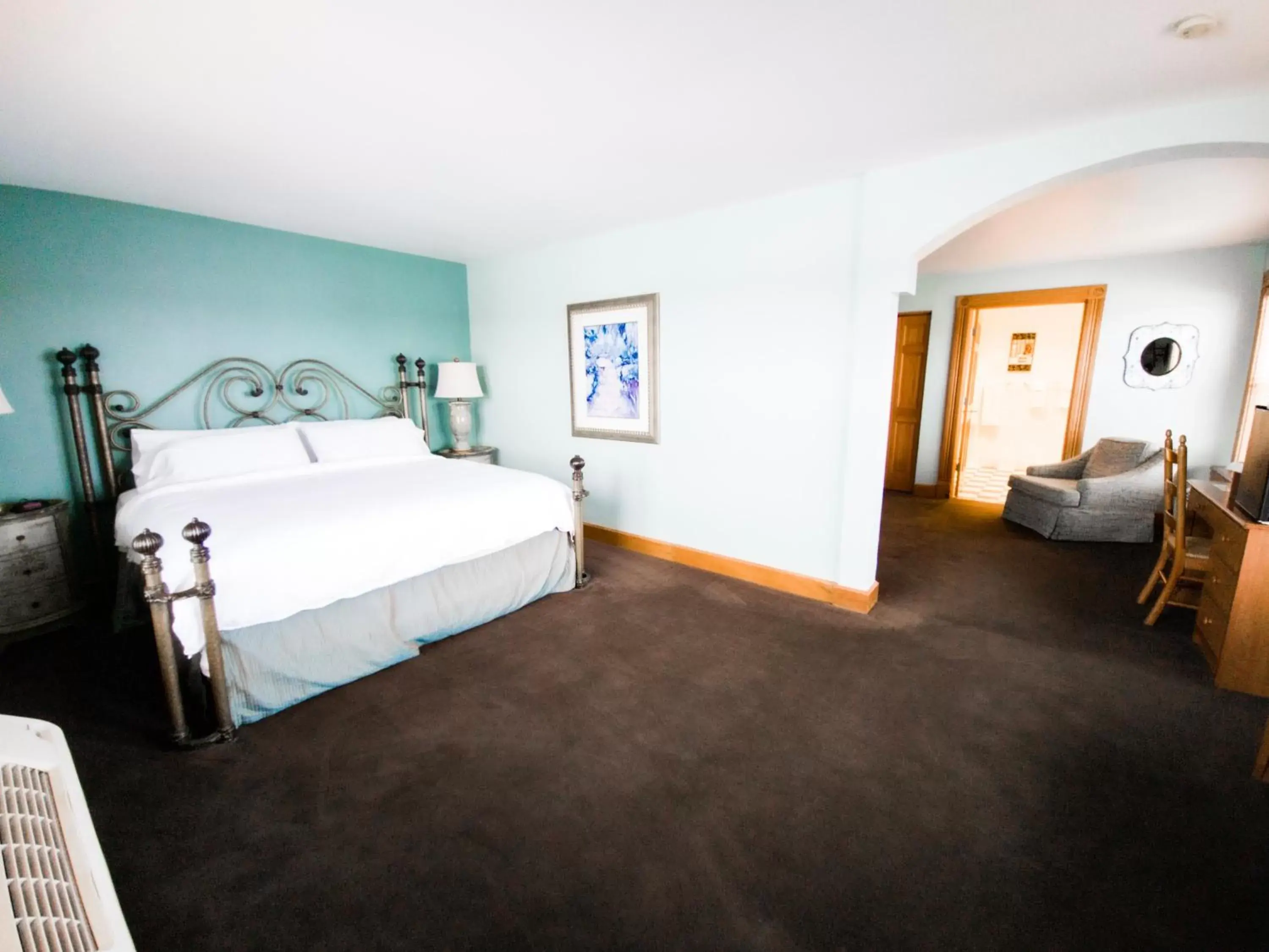 Deluxe King Suite in Nuk's Executive Suites Deluxe King Suite in Nuk's Executive Suites