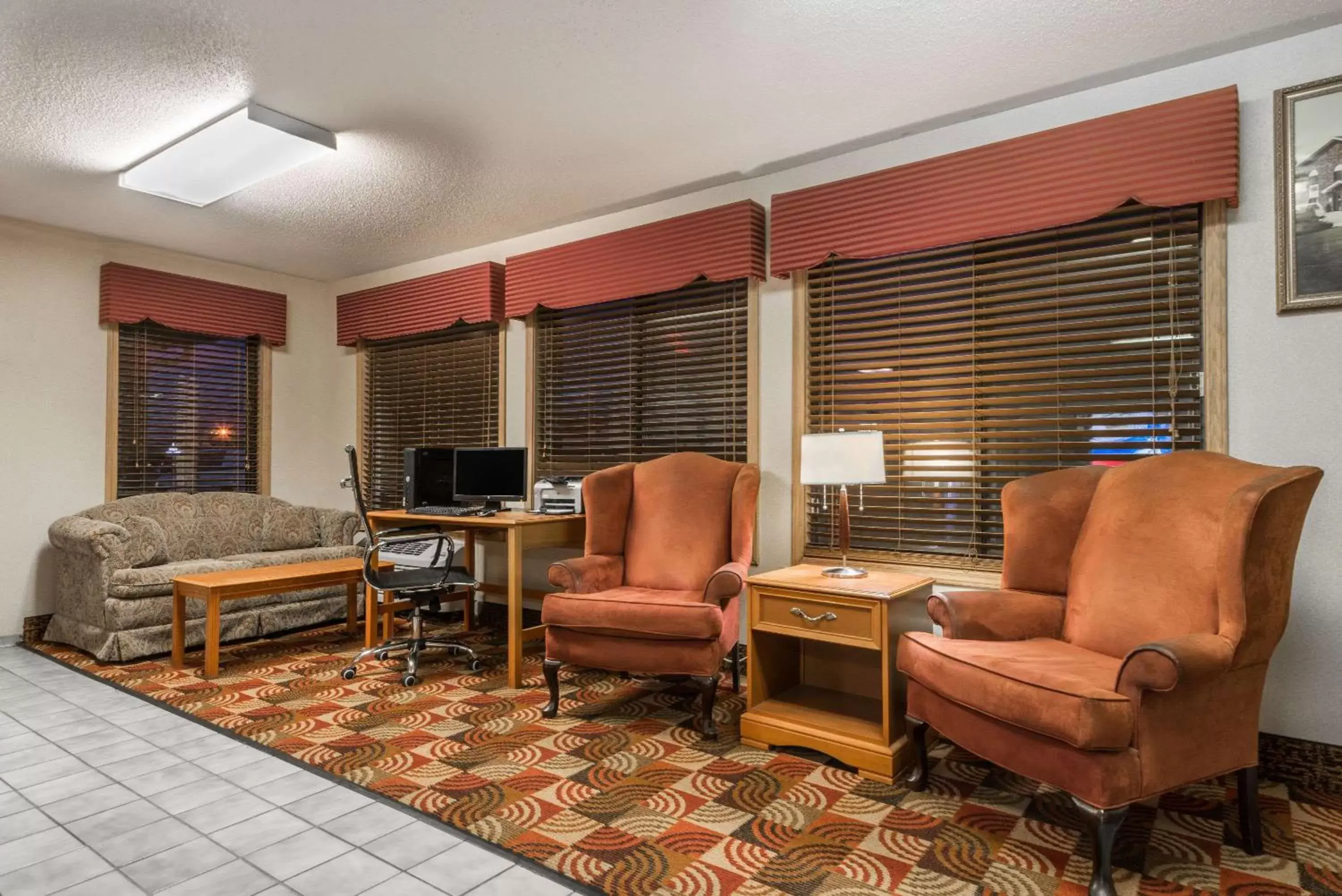 Lobby or reception, Seating Area in Days Inn by Wyndham Muncie -Ball State University