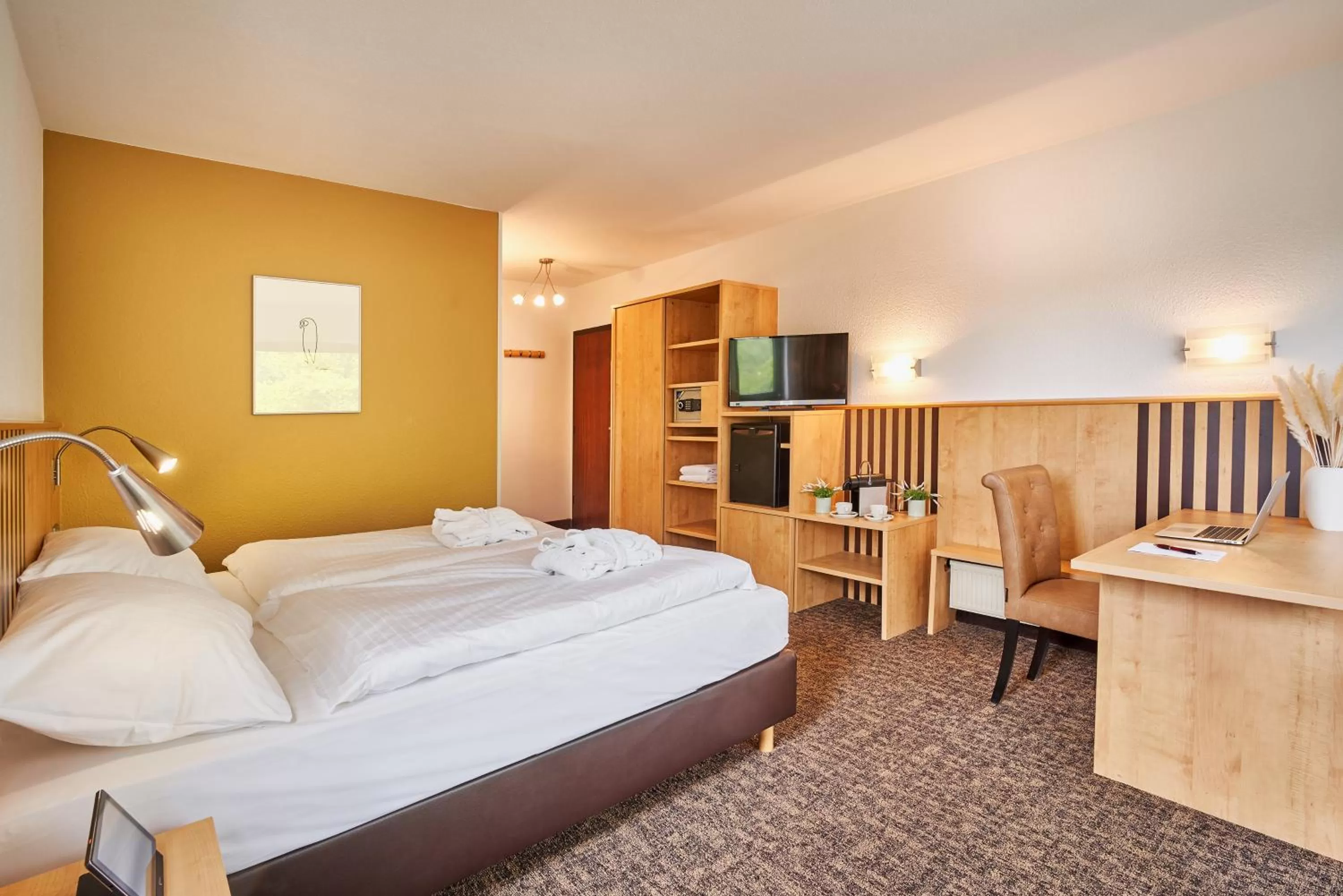 Photo of the whole room, Bed in Parkhotel Nümbrecht