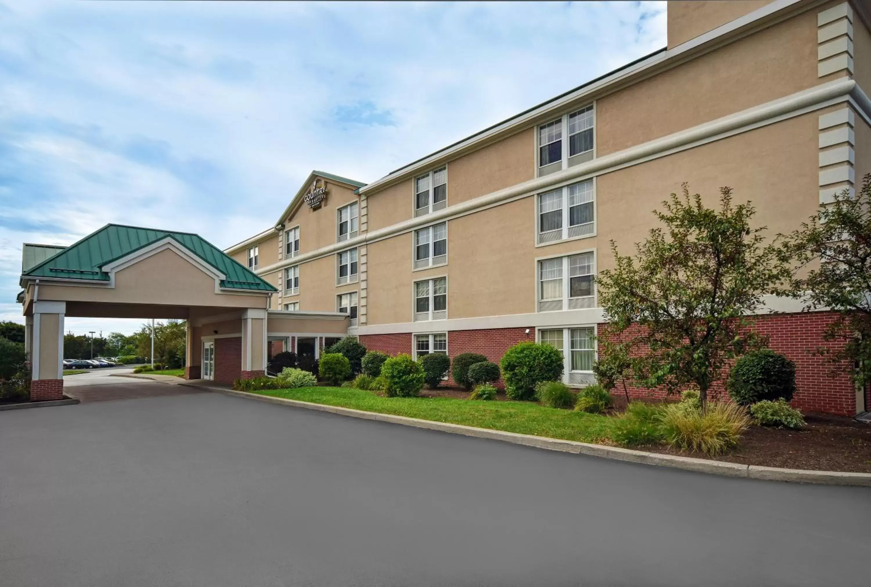 Property Building in Country Inn & Suites by Radisson, Rochester-University Area, NY