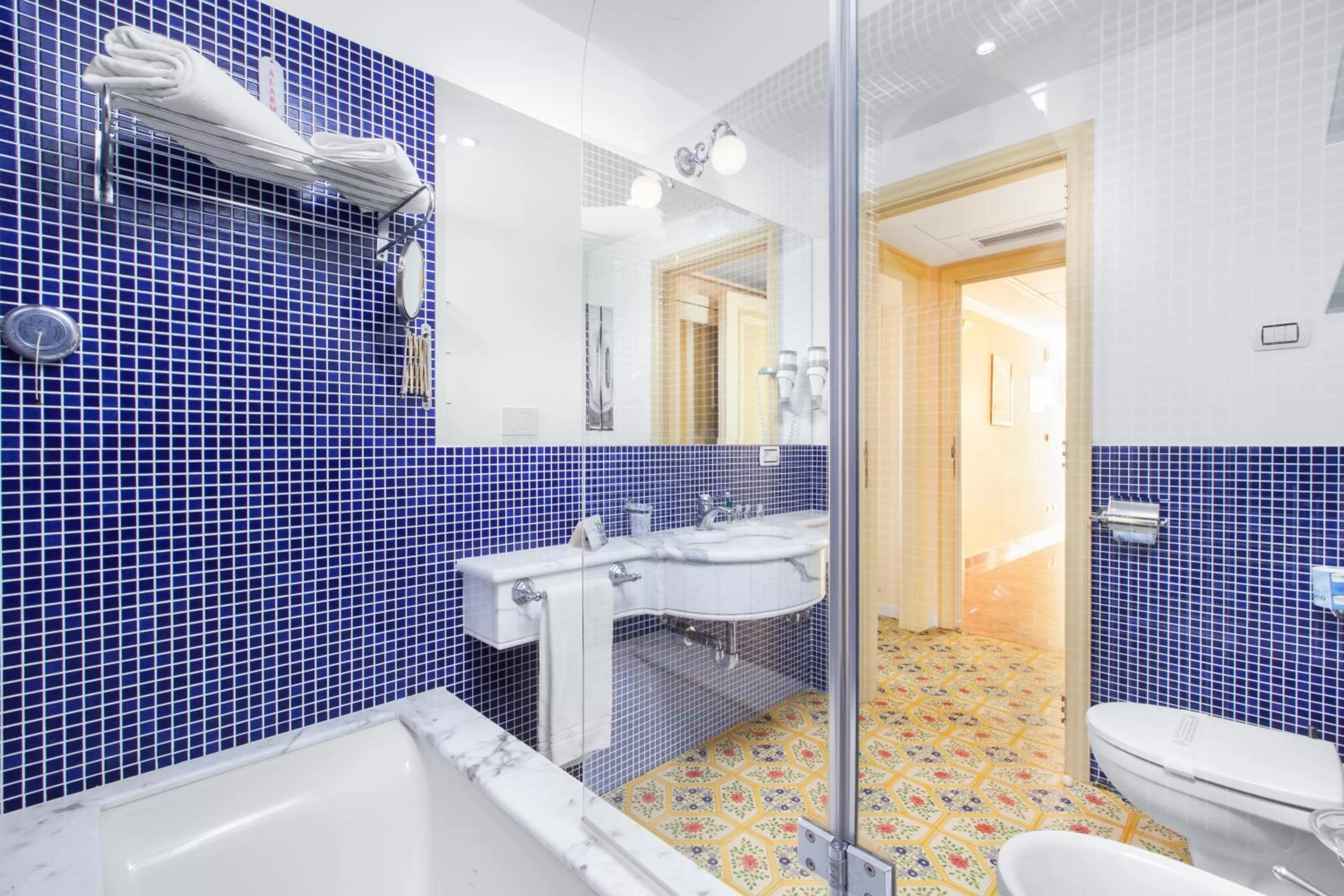 Toilet in Hotel Antiche Mura