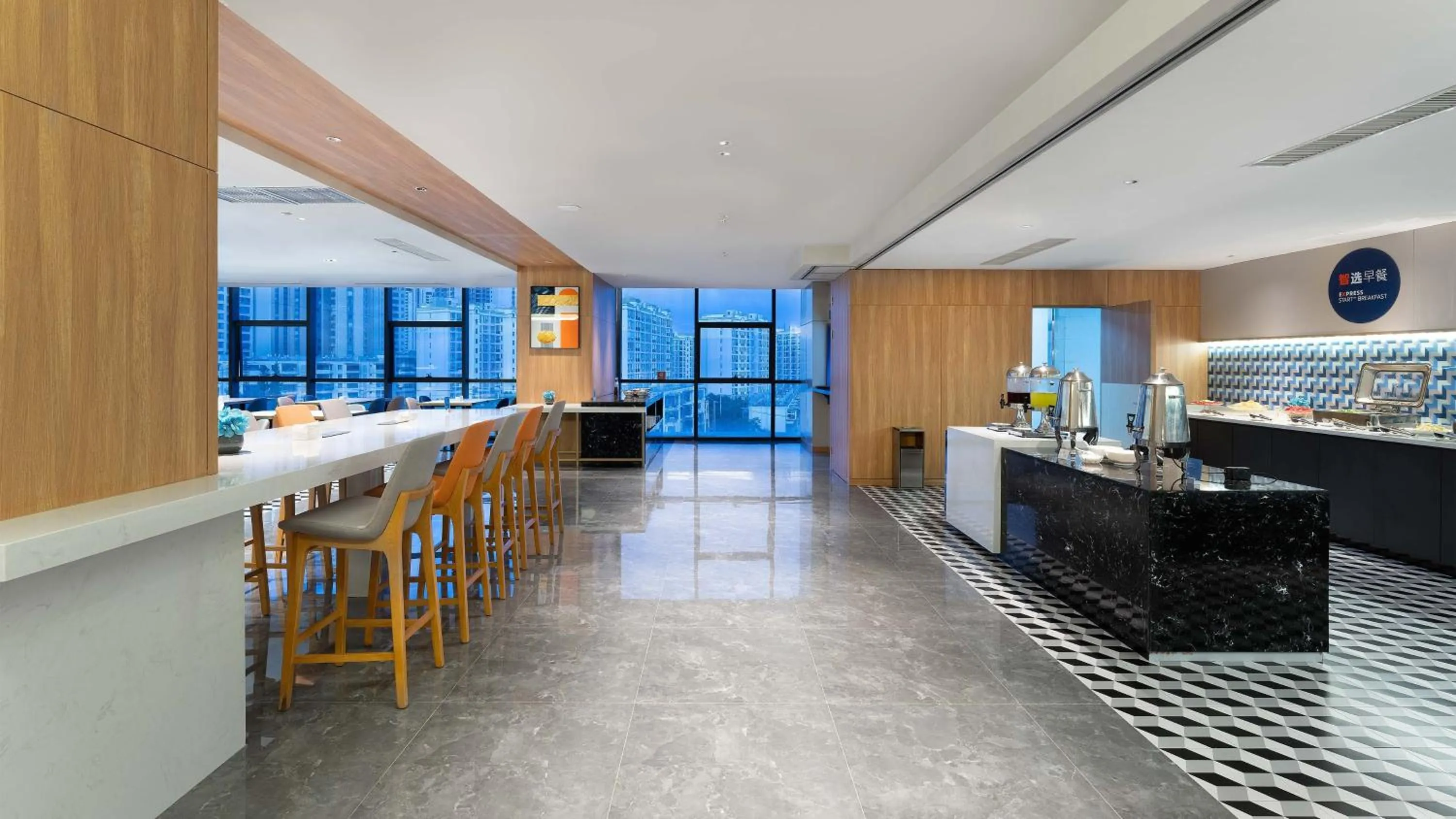 Restaurant/places to eat in Holiday Inn Express Kunming Panlong by IHG