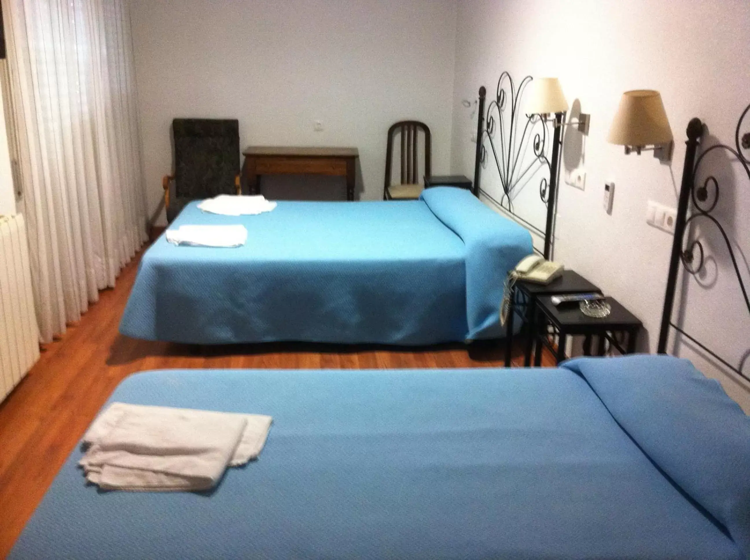 Photo of the whole room, Bed in Hotel Mesón del Moro