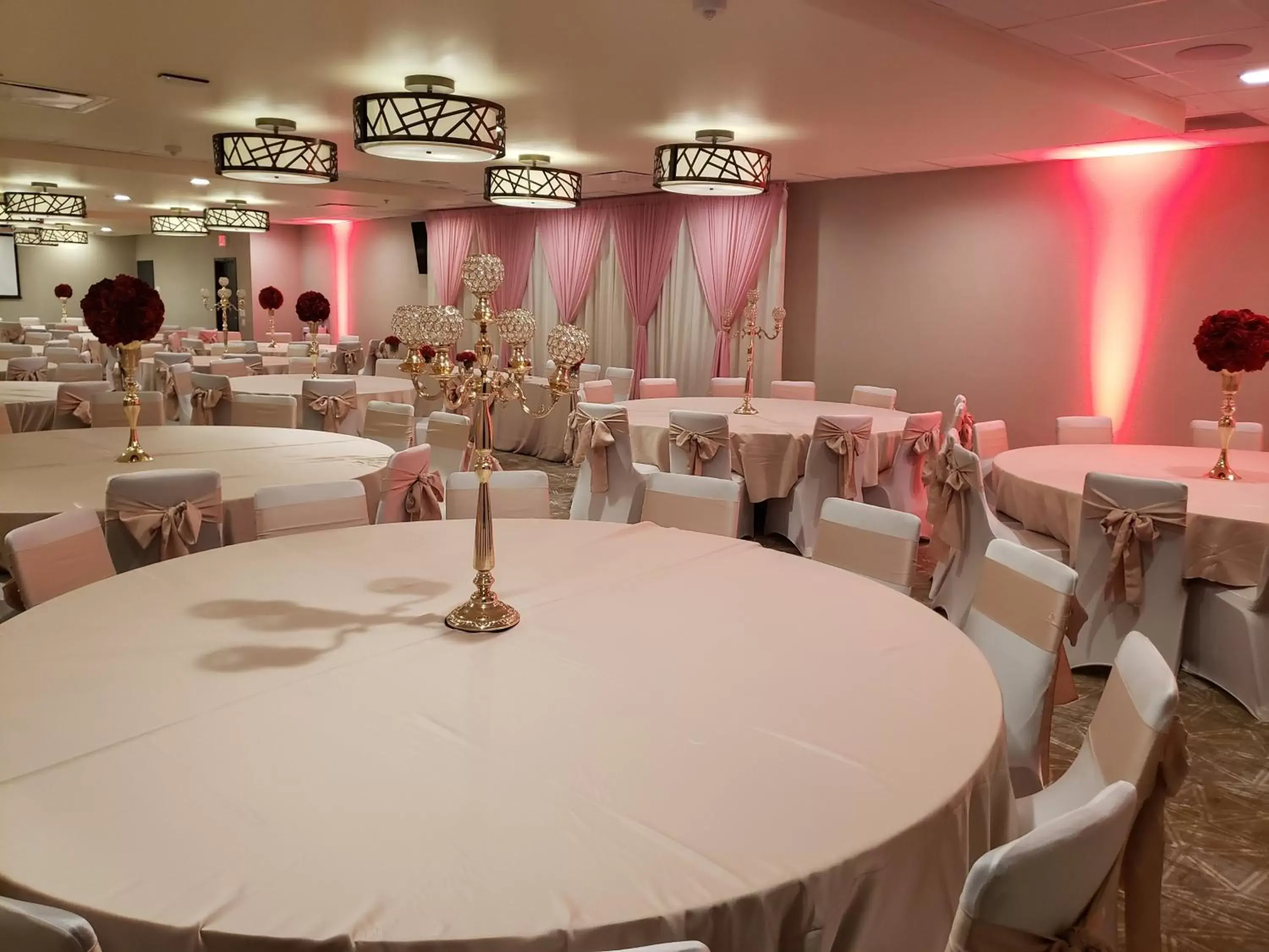 Banquet/Function facilities, Restaurant/Places to Eat in Holiday Inn Tacoma Mall, an IHG Hotel