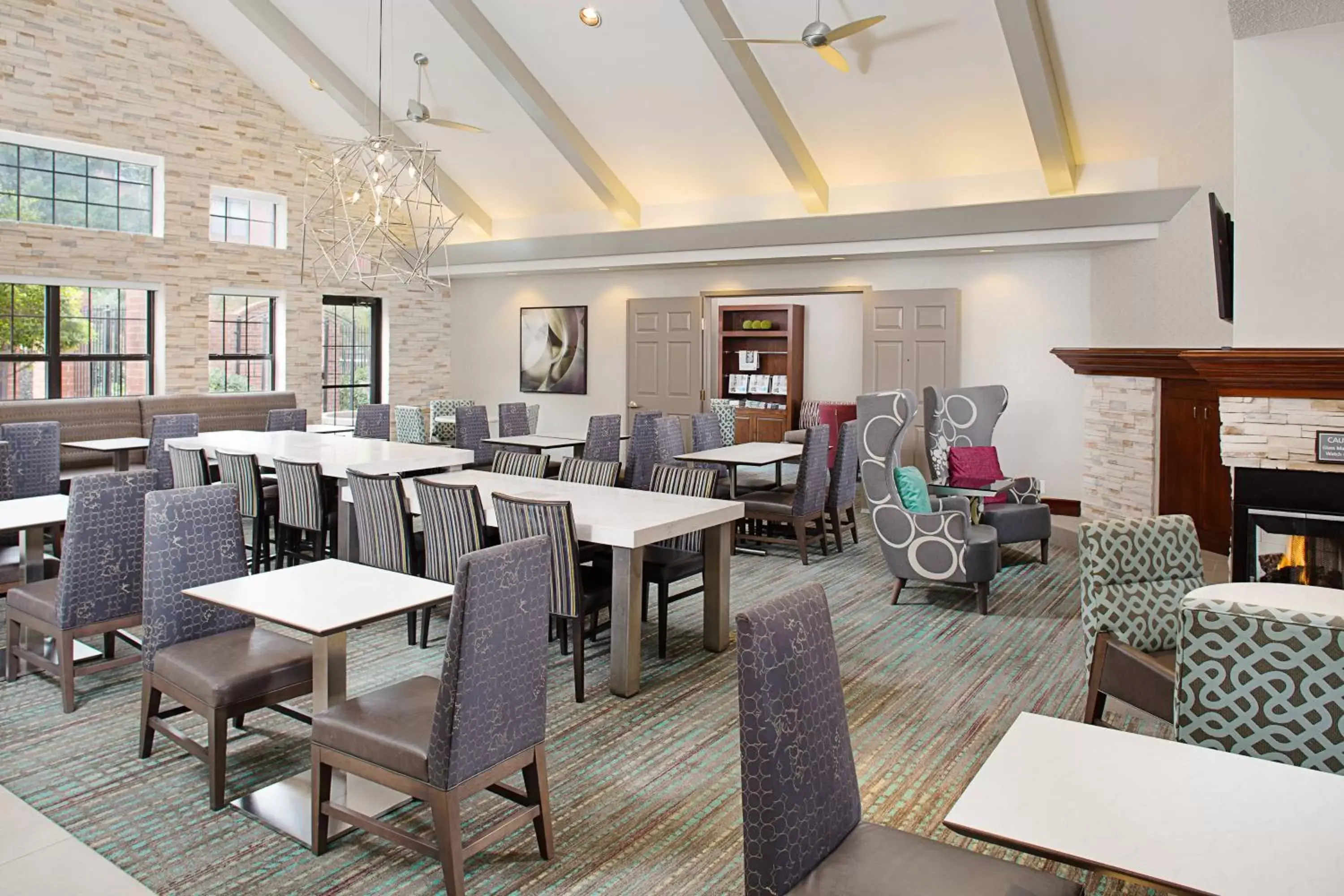 Restaurant/Places to Eat in Residence Inn Dallas Addison/Quorum Drive