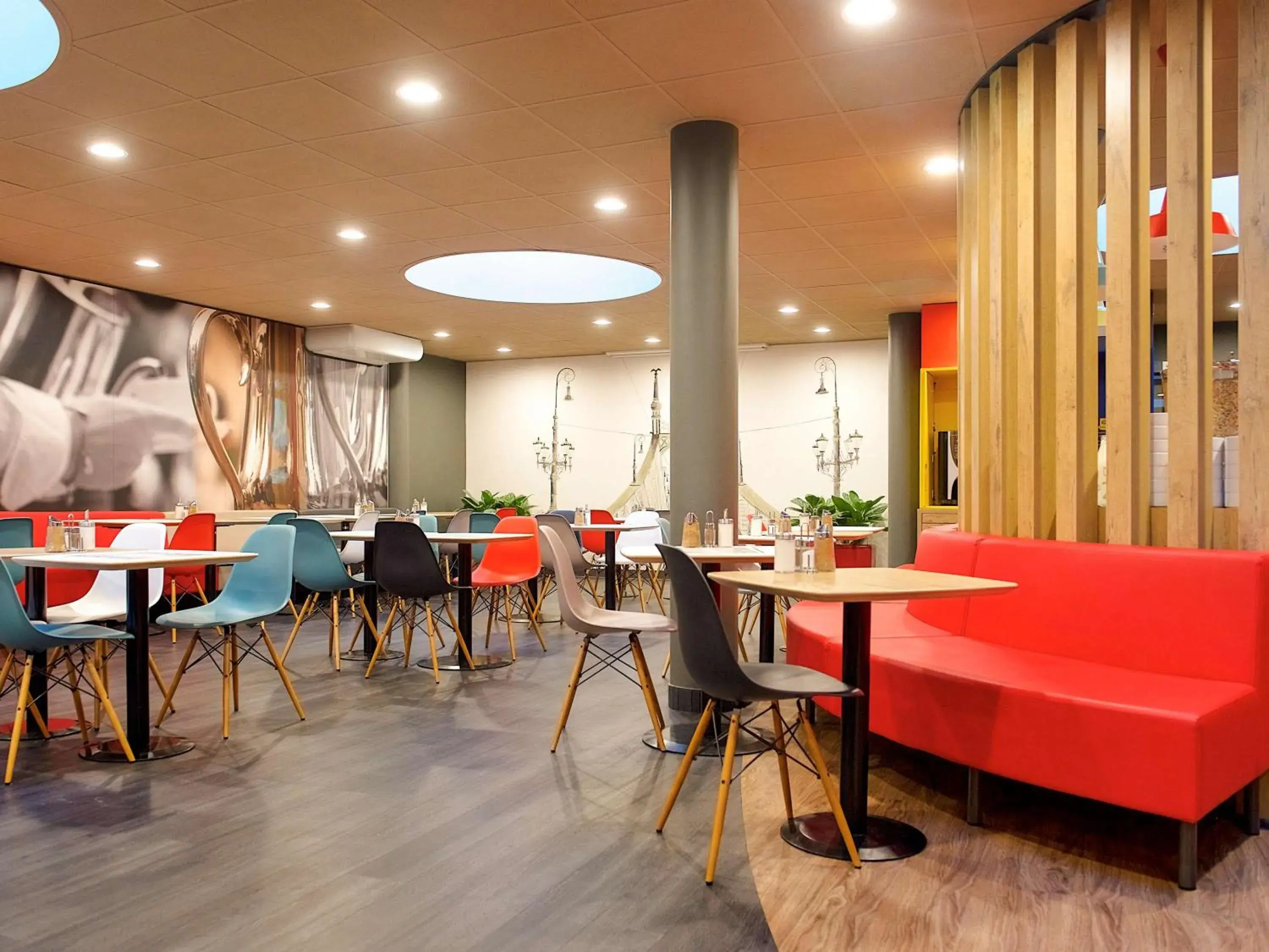 Restaurant/Places to Eat in Ibis Budapest Centrum