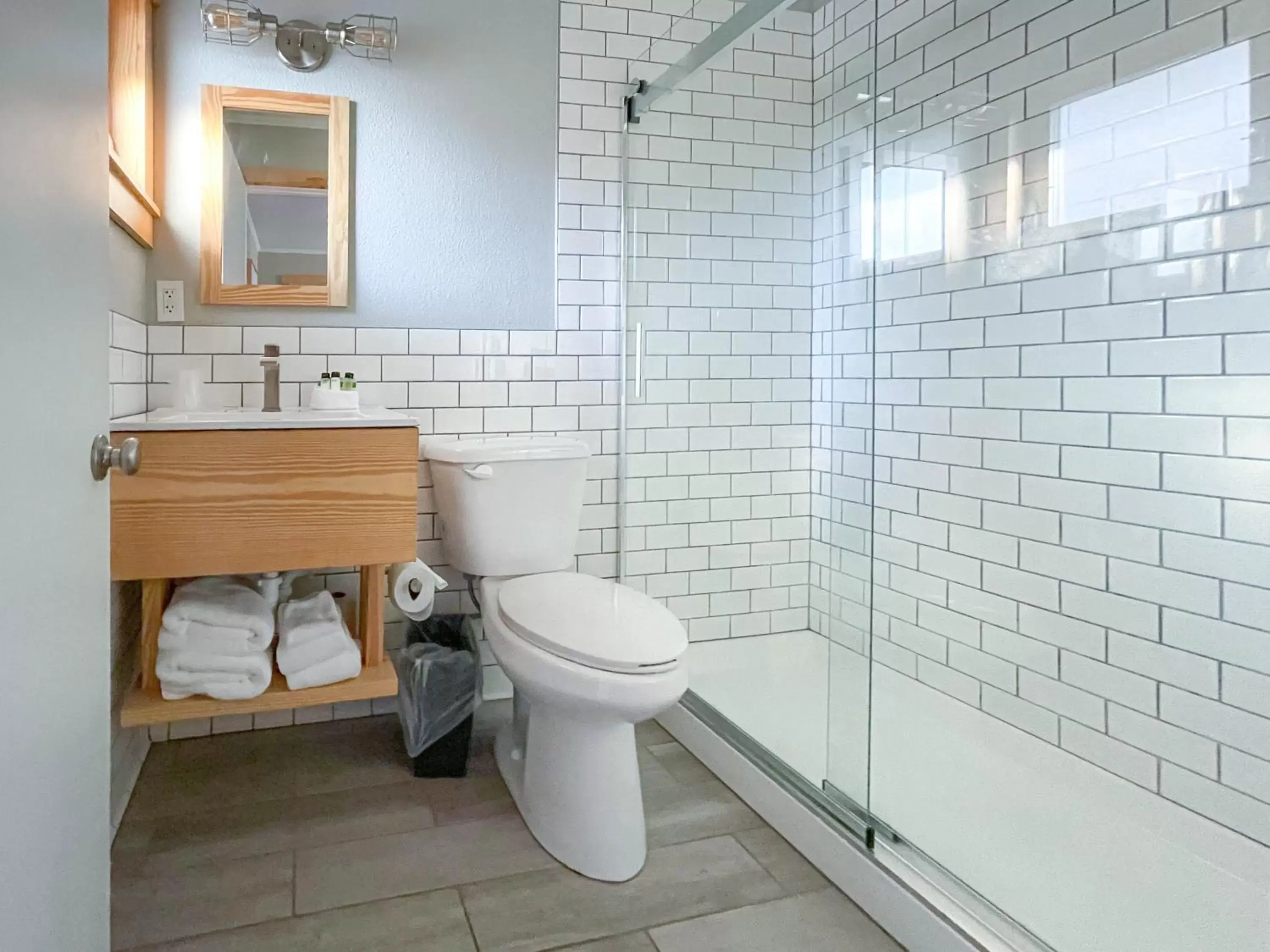 Bathroom in The Wanderoo Lodge