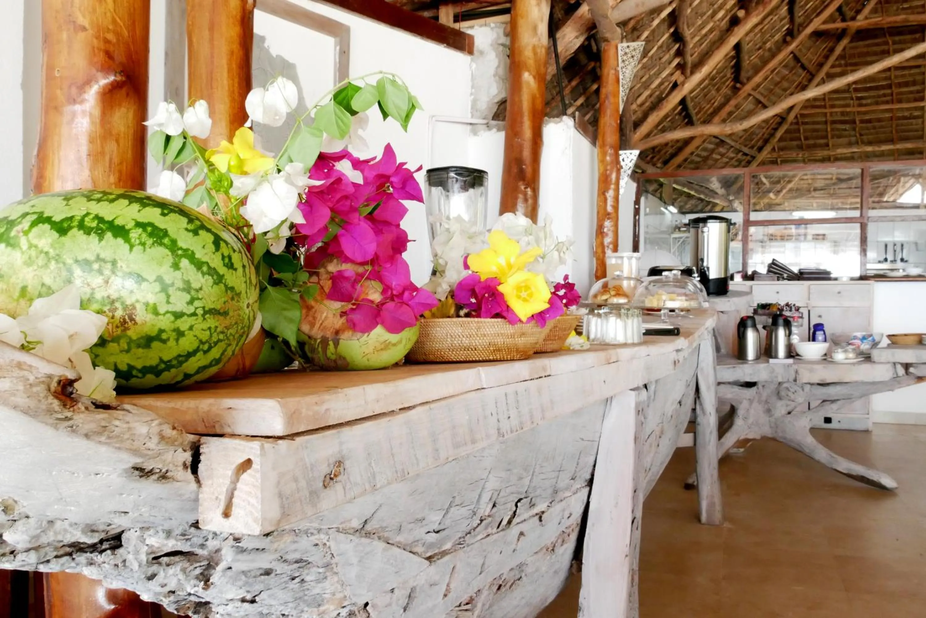 Restaurant/places to eat in Sea View Lodge Boutique Hotel