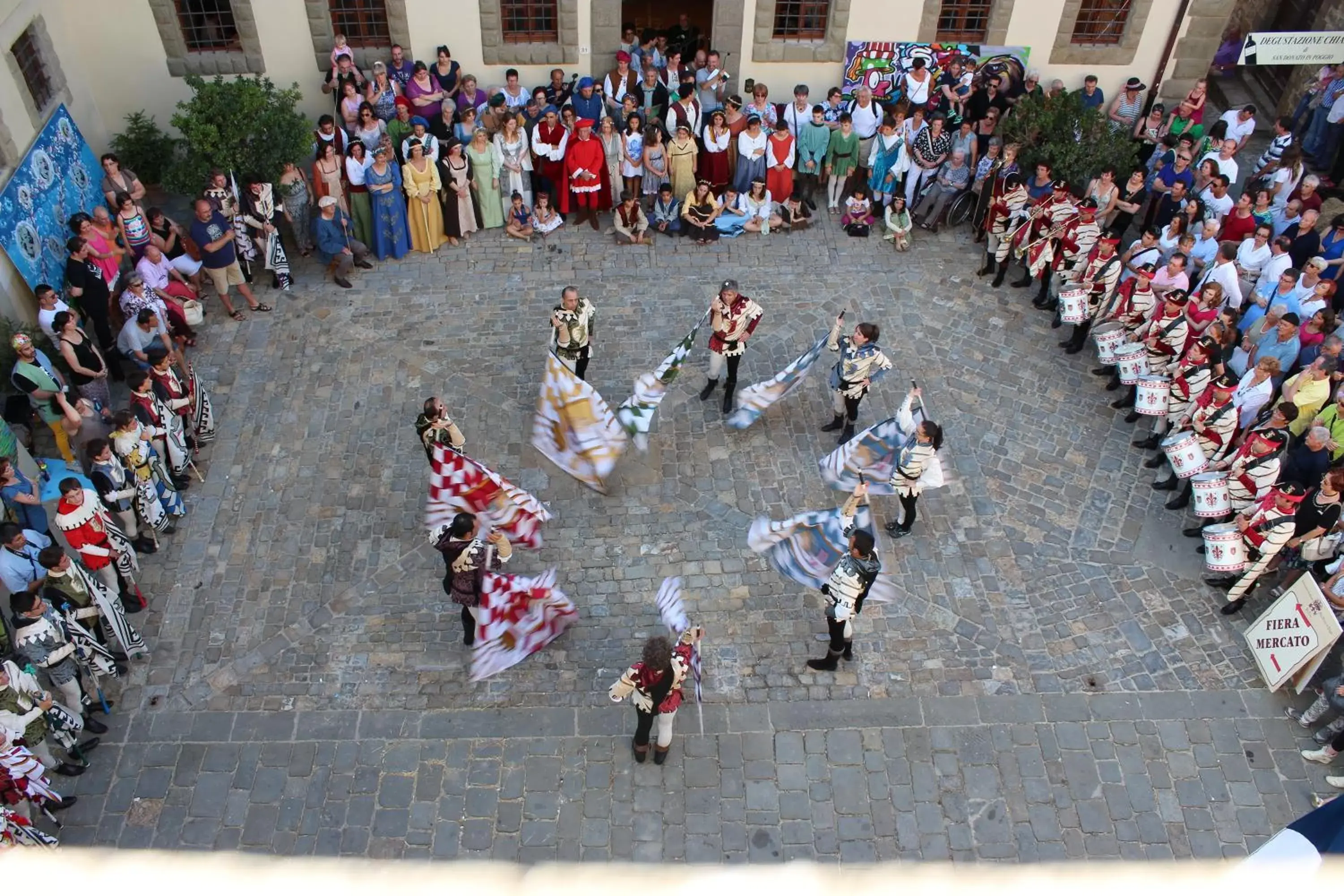 Evening entertainment in Le Terrazze Del Chianti