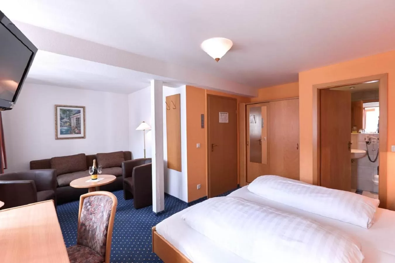 Photo of the whole room, Bed in Gasthof-Hotel Pietsch