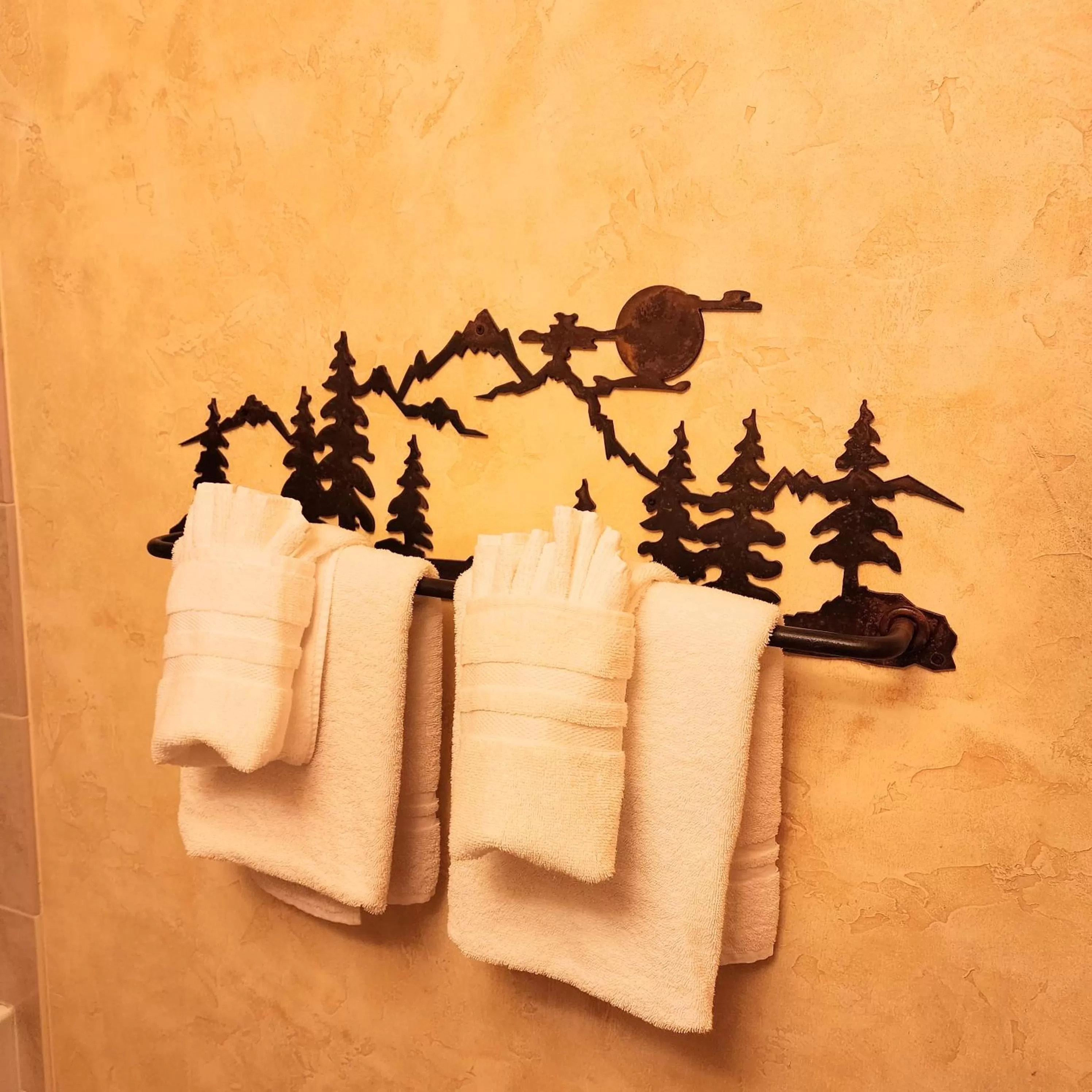 Bathroom in Canyon Motel near Rocky Mountain National Park