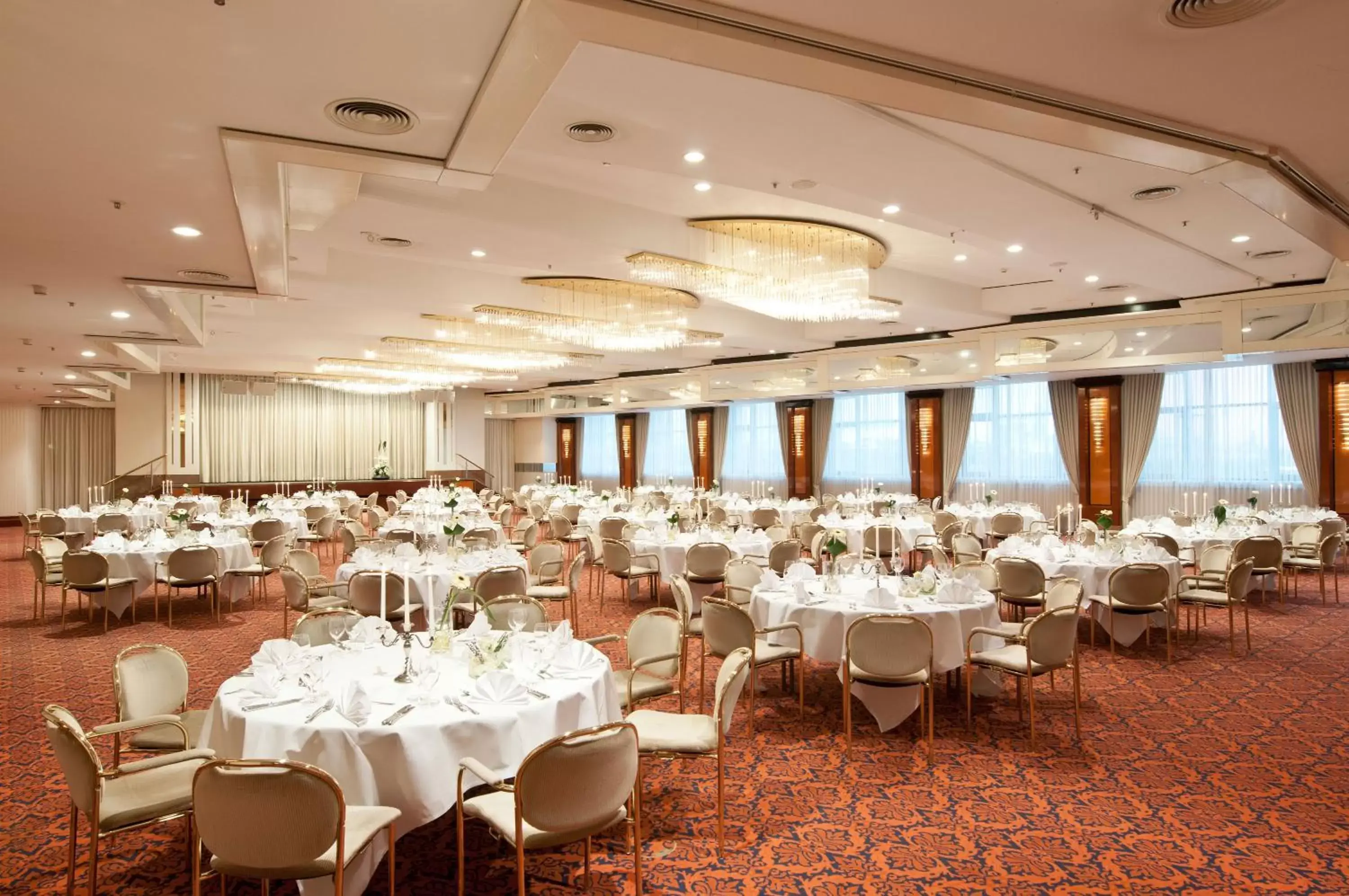 Restaurant/places to eat, Banquet Facilities in Maritim Hotel Magdeburg