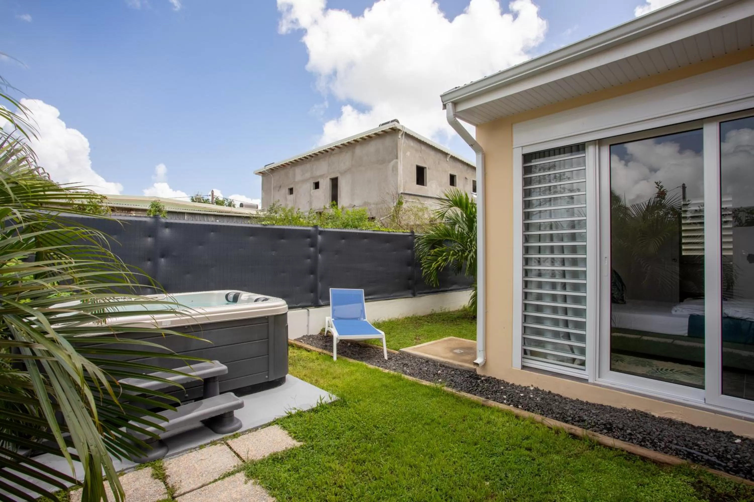 Garden in Hôtel Guadeloupe Palm Suites