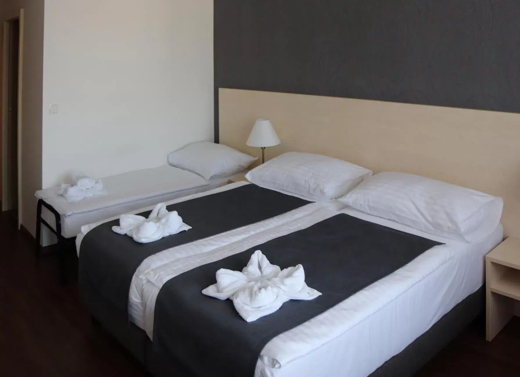 Bed in Hotel Krystal