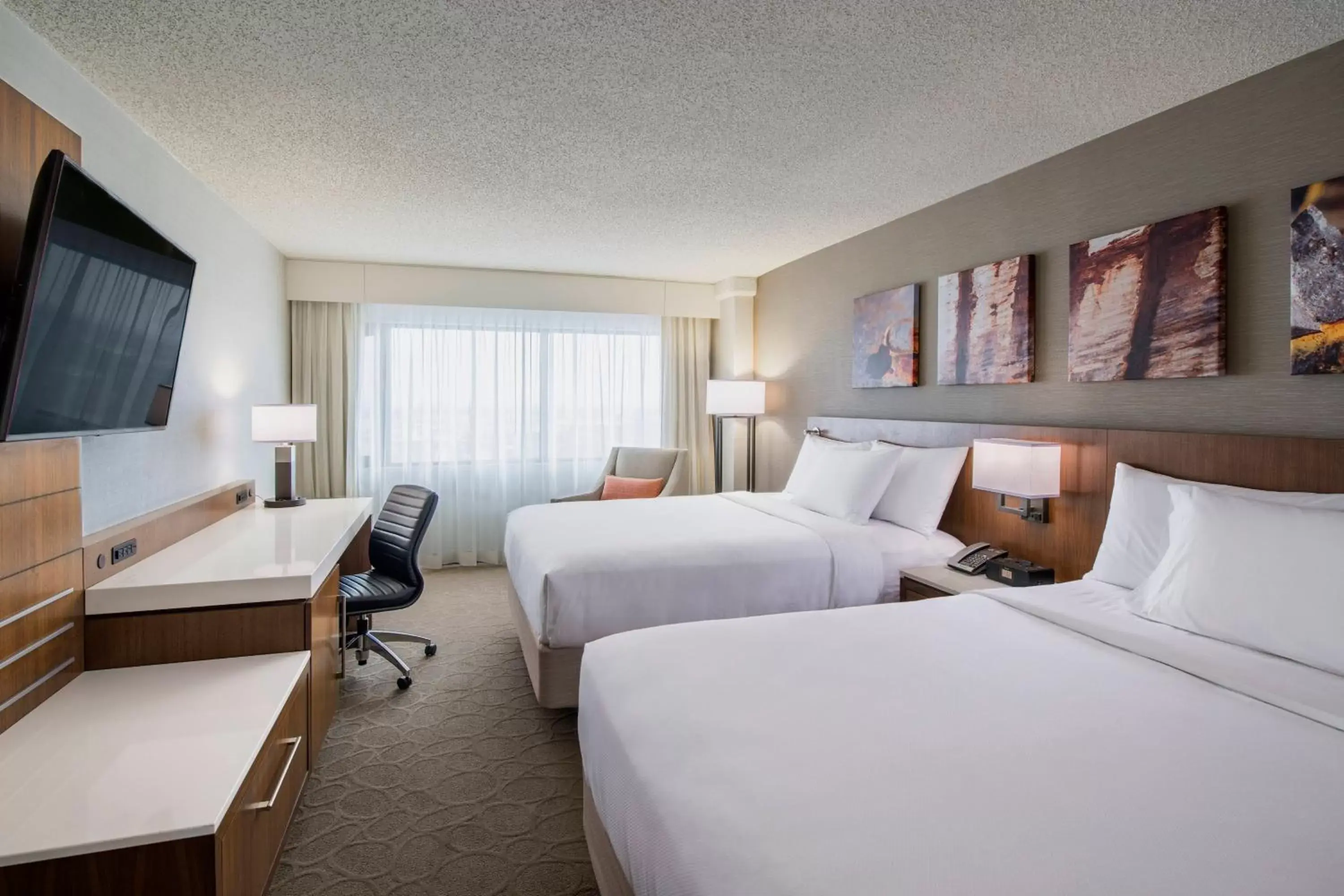 Deluxe Room with Two Queen Beds in Delta Hotels by Marriott Regina