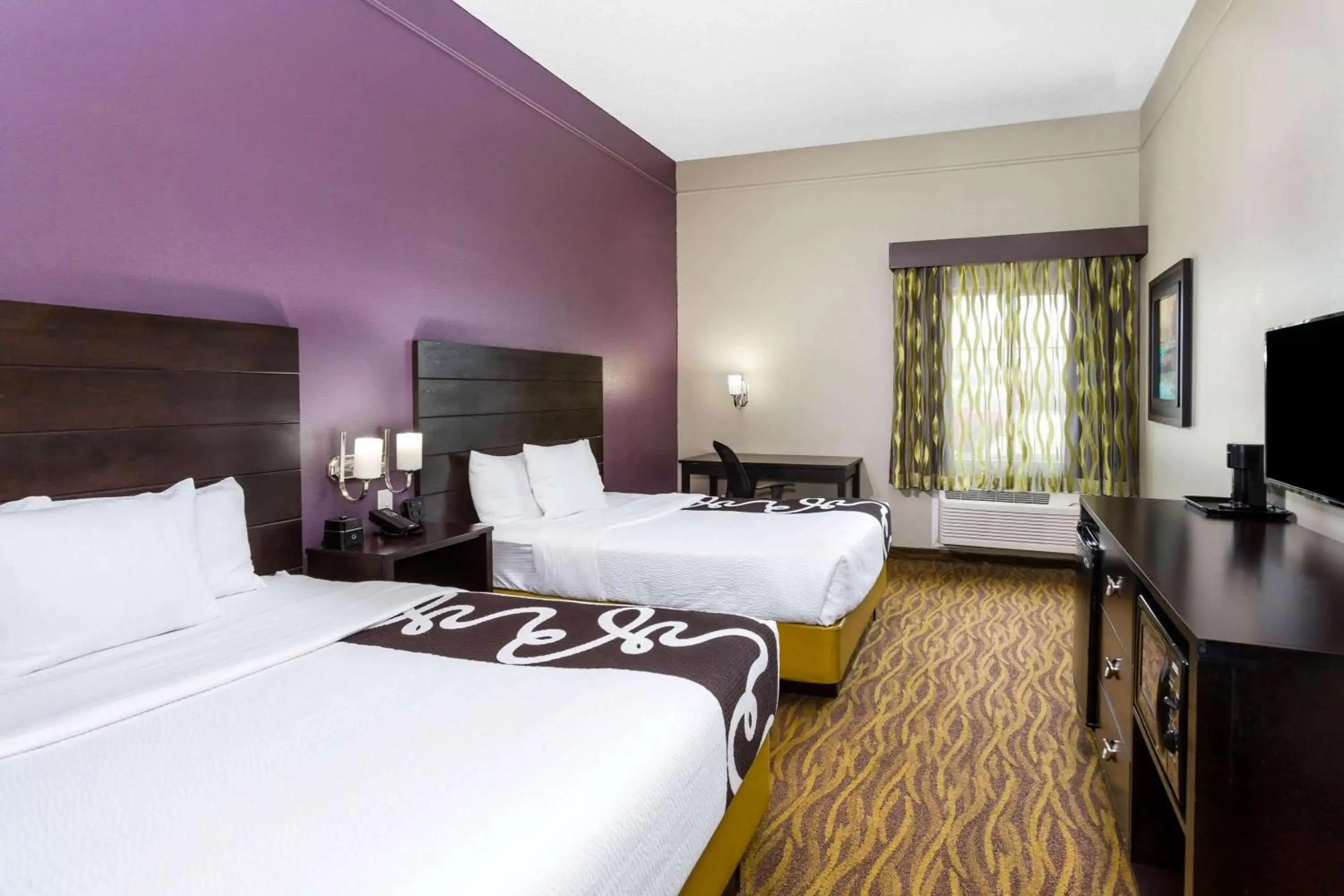 Photo of the whole room, Bed in La Quinta by Wyndham Laredo Airport