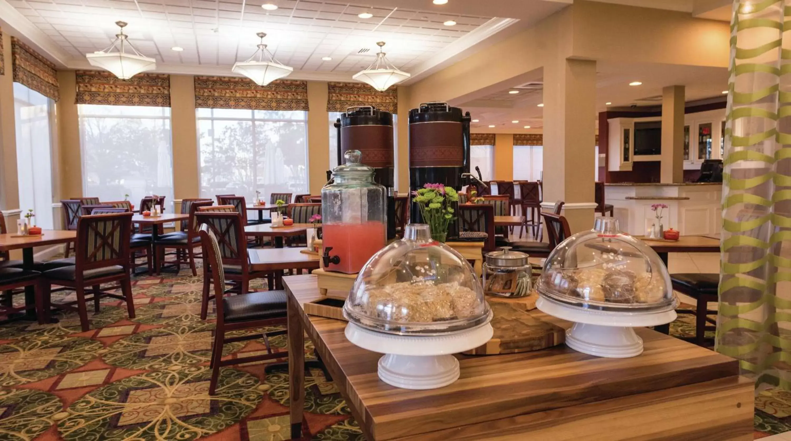 Dining area, Restaurant/Places to Eat in Hilton Garden Inn Meridian