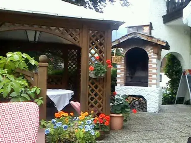 BBQ facilities, Patio/Outdoor Area in Hotel zum Toni