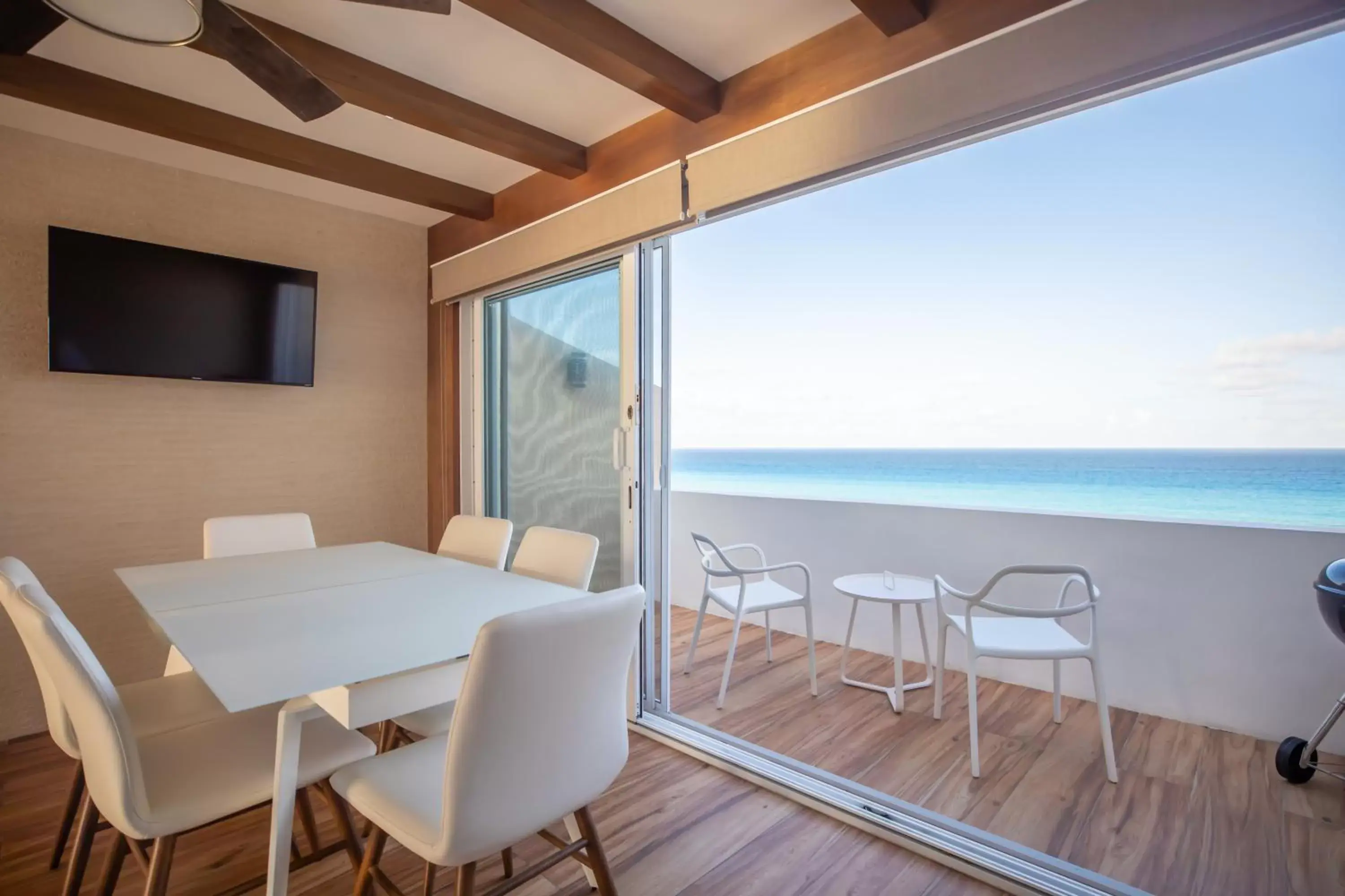 Balcony/Terrace in Beachfront Penthouses by LivIN Cancun