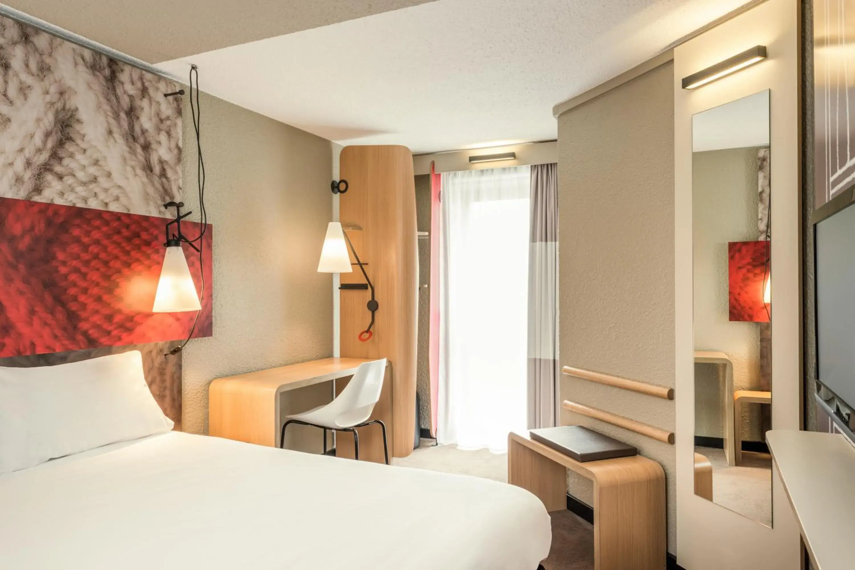 Bed in Ibis Paris Gare Montparnasse 15ème Bed in Ibis Paris Gare Montparnasse 15ème