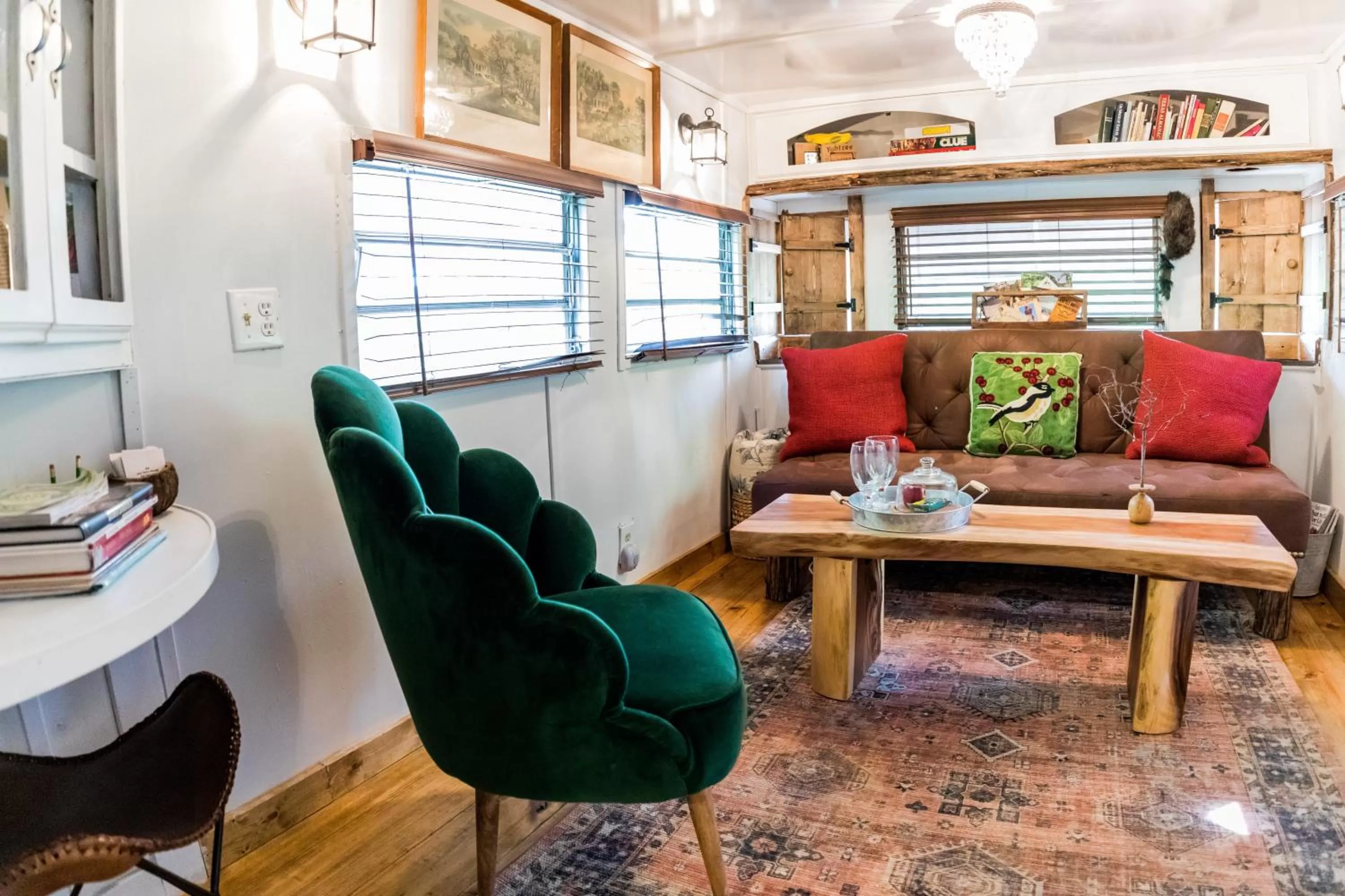 Seating area in Country Woods Inn