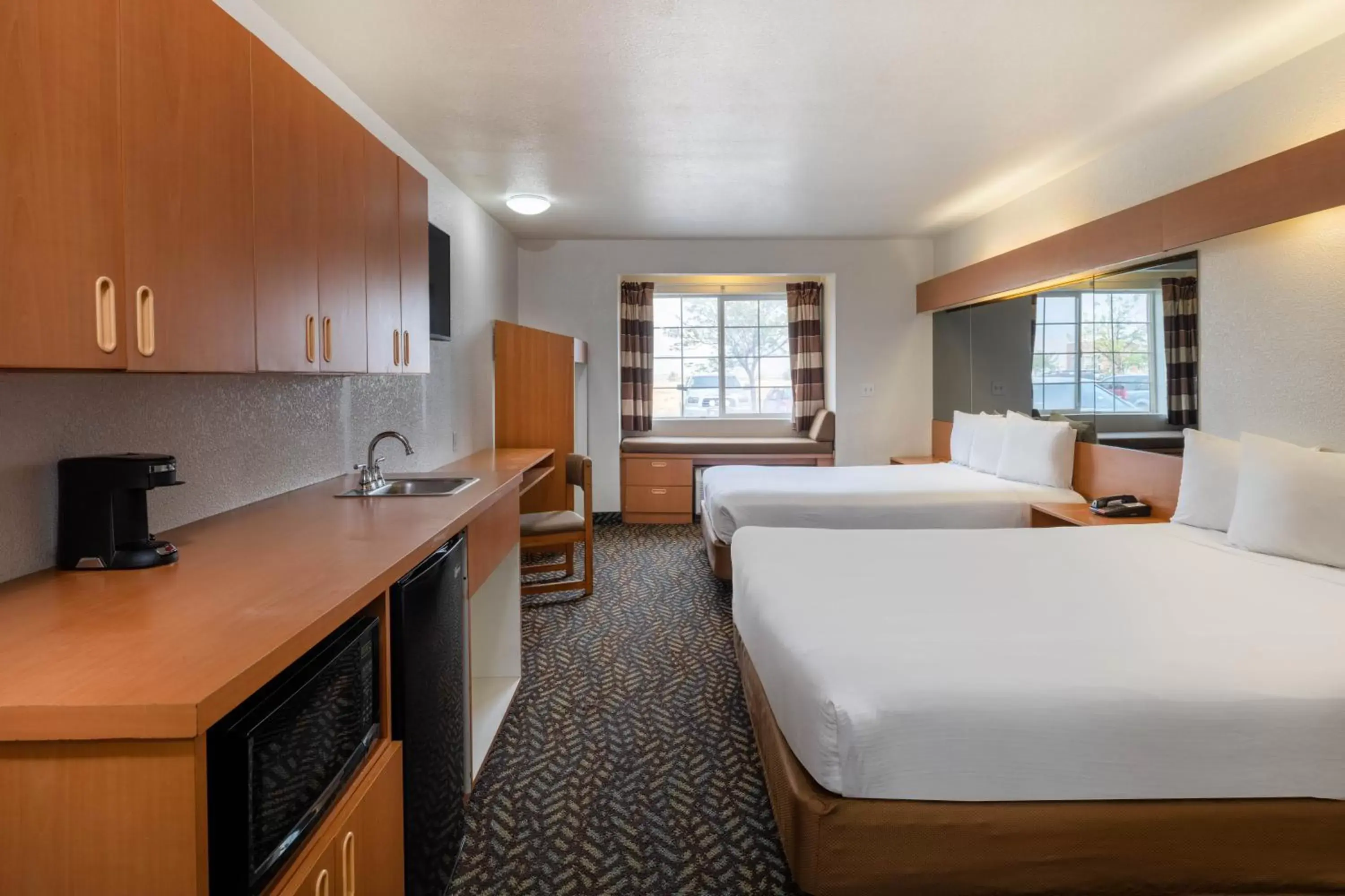 Kitchen or kitchenette in Microtel Inn & Suites by Wyndham Salt Lake City Airport