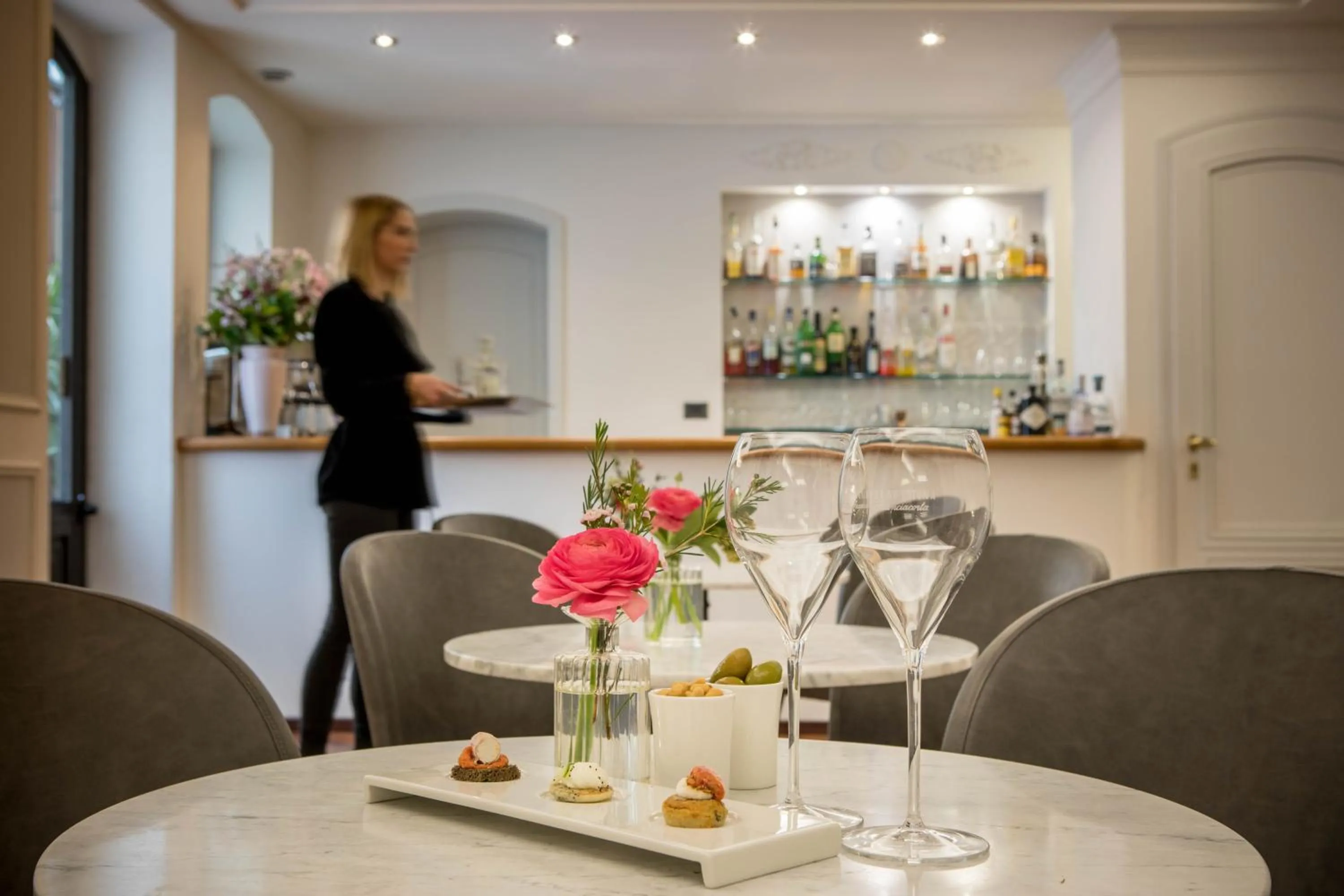 Restaurant/places to eat in Hotel Touring