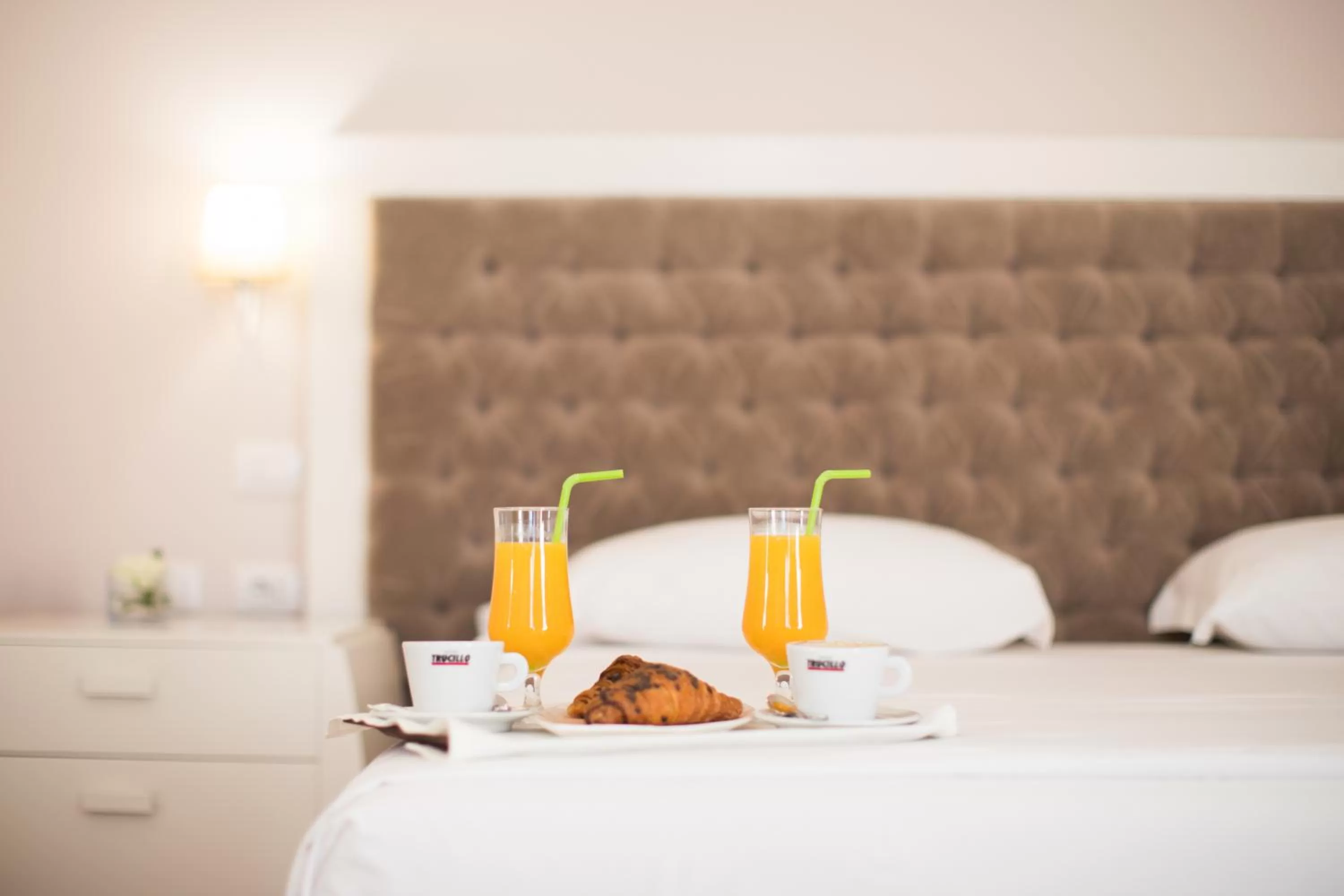 Breakfast, Bed in Royal Hill Hotel