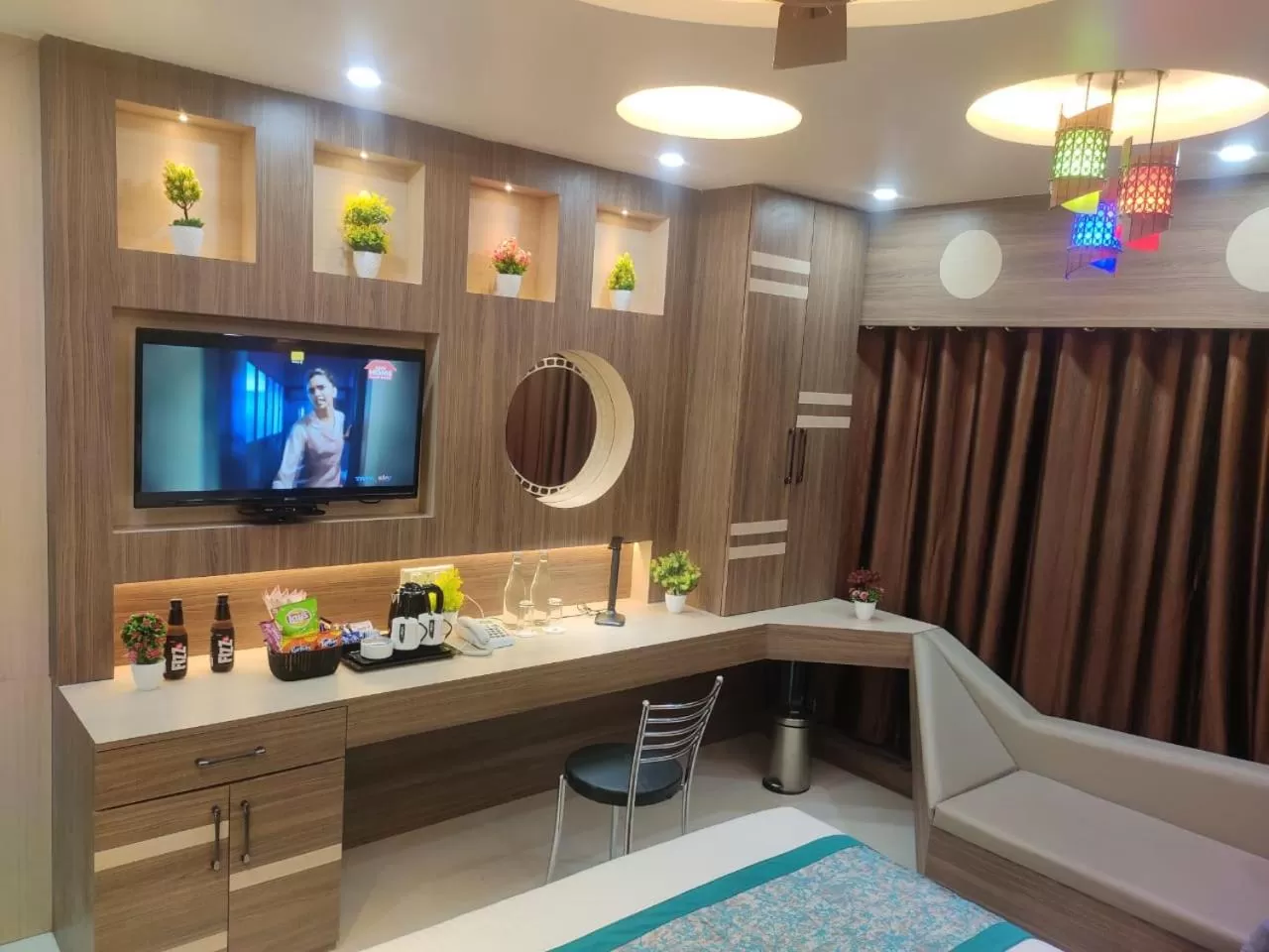 HOTEL CENTRAL SQUARE "A Couple Friendly Hotel"