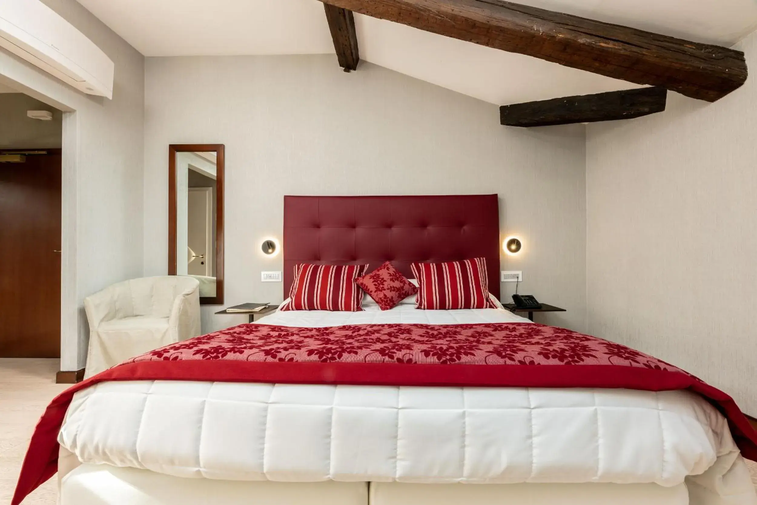 Bed in Hotel Villa Madruzzo